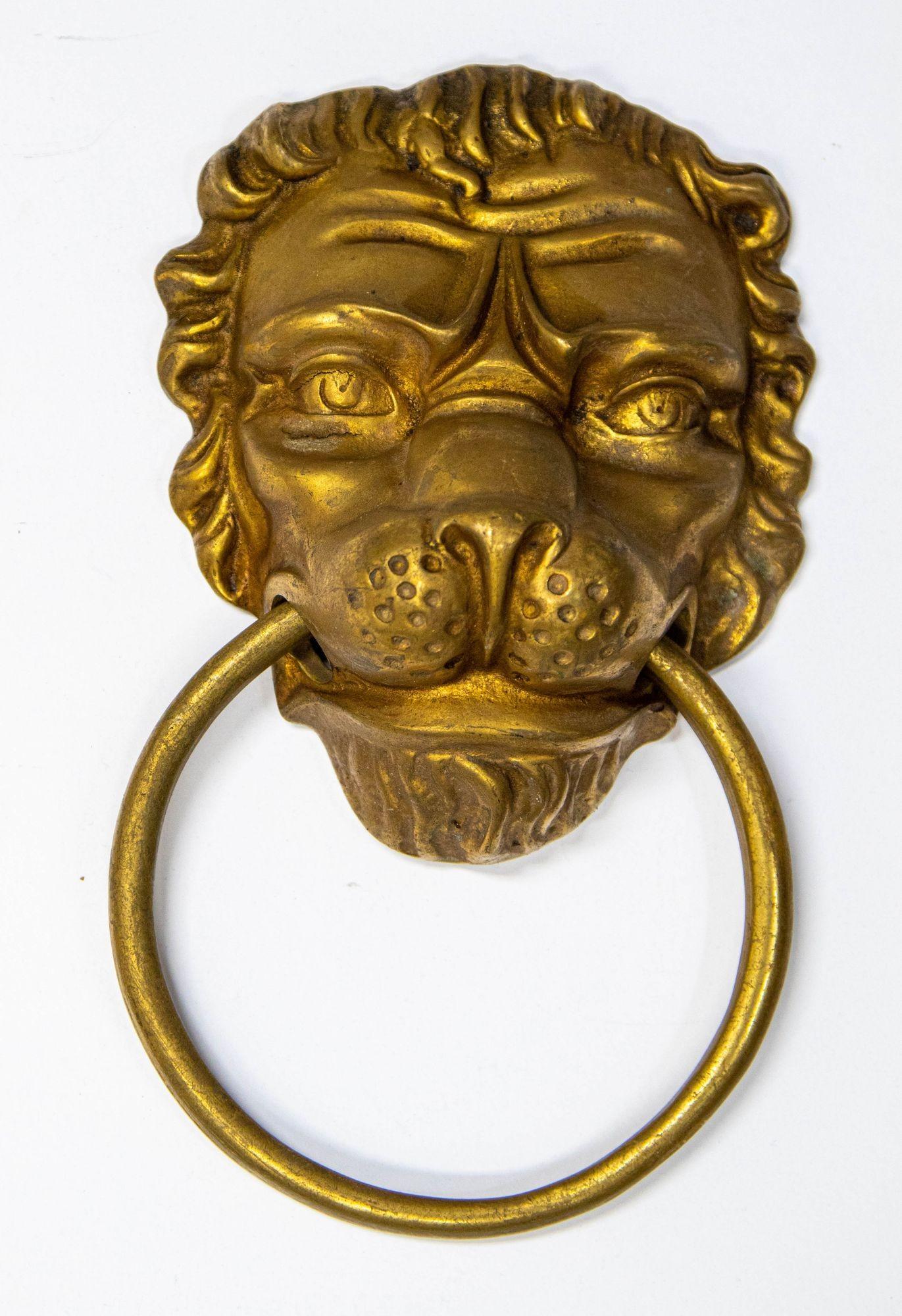 Grand heurtoir de porte en laiton coulé vintage à tête de lion en vente 6