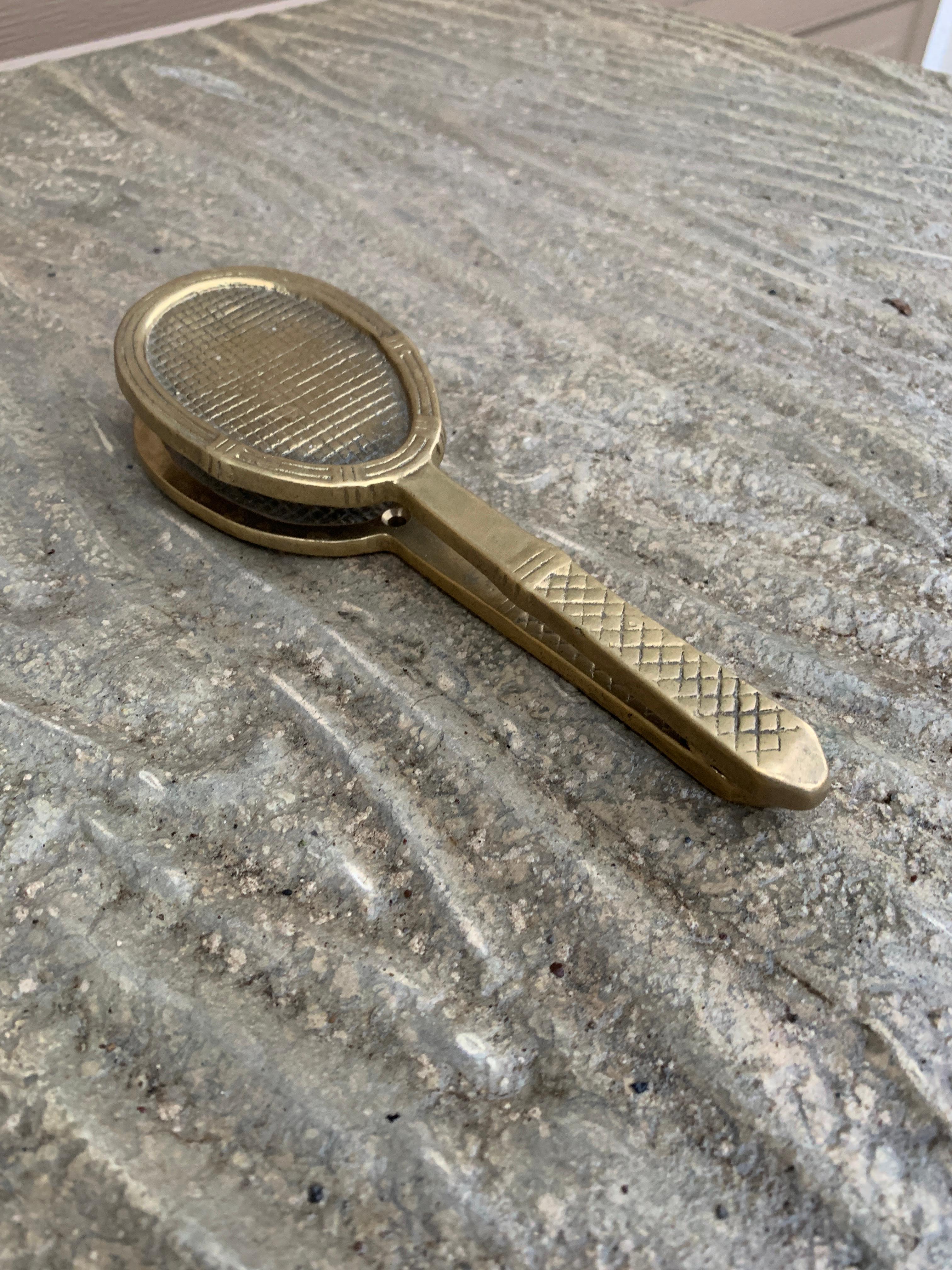 Americano Battente per porta con racchetta da tennis in ottone fuso vintage in vendita