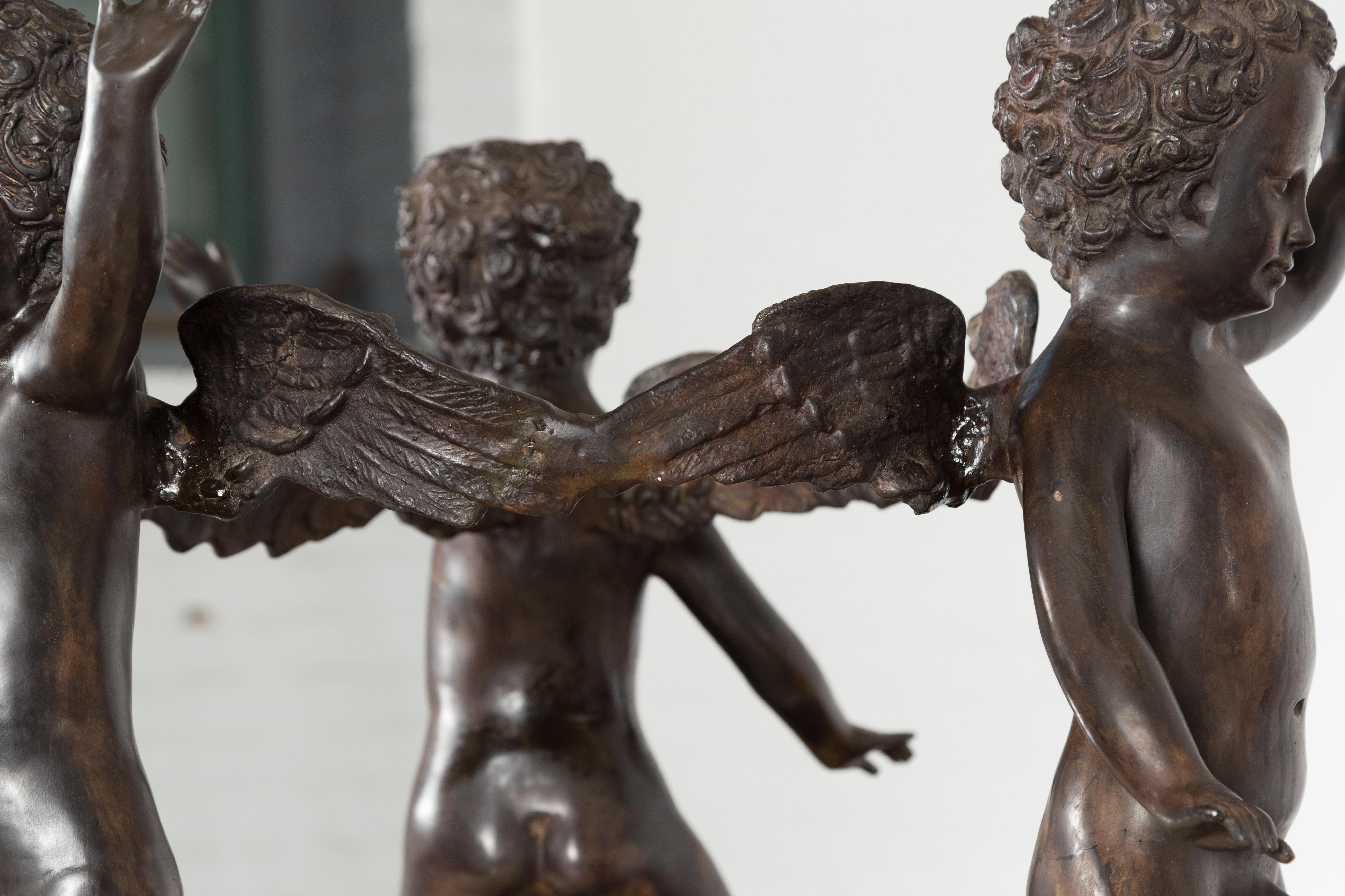 Couchtischsockel aus Bronzeguss mit tanzenden Putten und dunkler Patina im Angebot 6