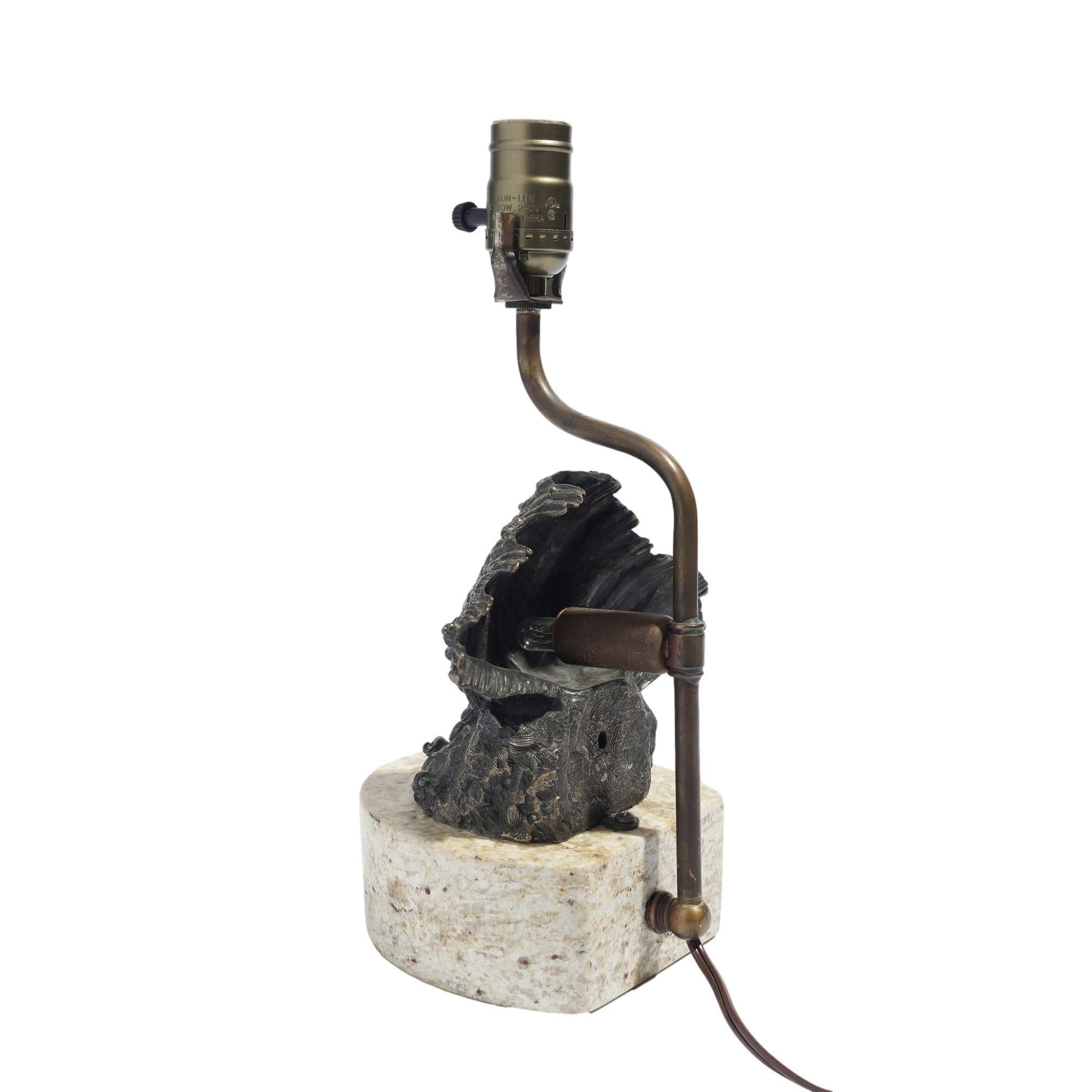 Vintage cast bronze shell lamp on a marble base, c. 1900 For Sale 1