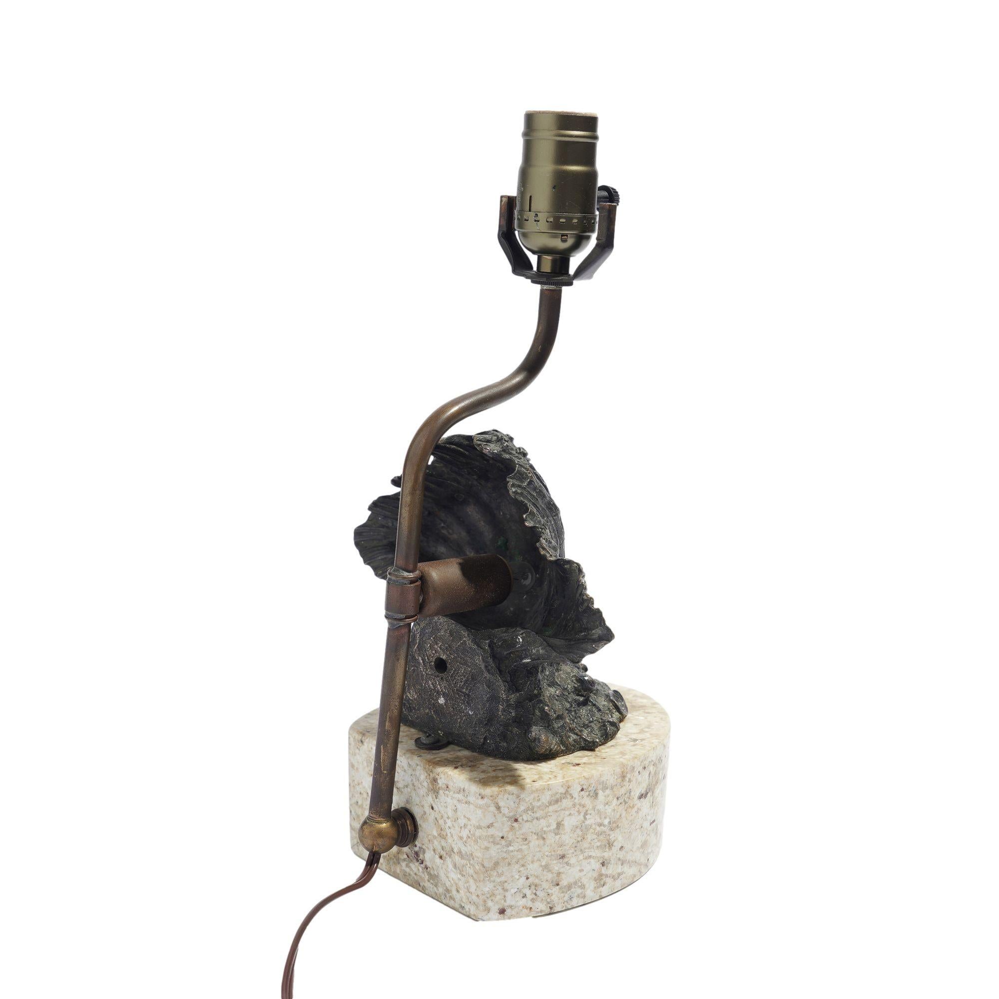 Vintage cast bronze shell lamp on a marble base, c. 1900 For Sale 4
