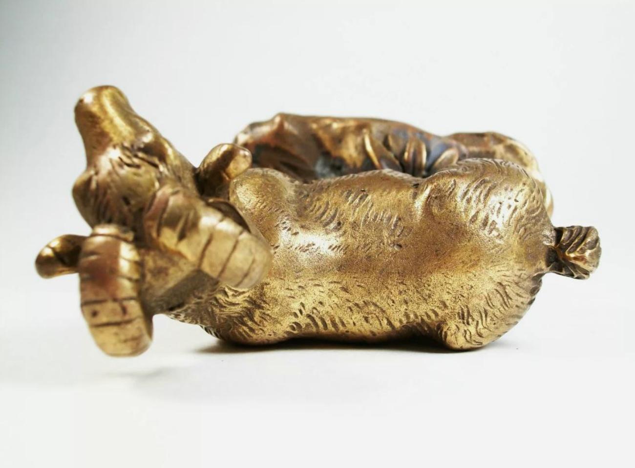 Bronzo Ariete d'epoca in bronzo fuso e cesellato - Firmato E. F. A - Cina - Fine XX secolo in vendita