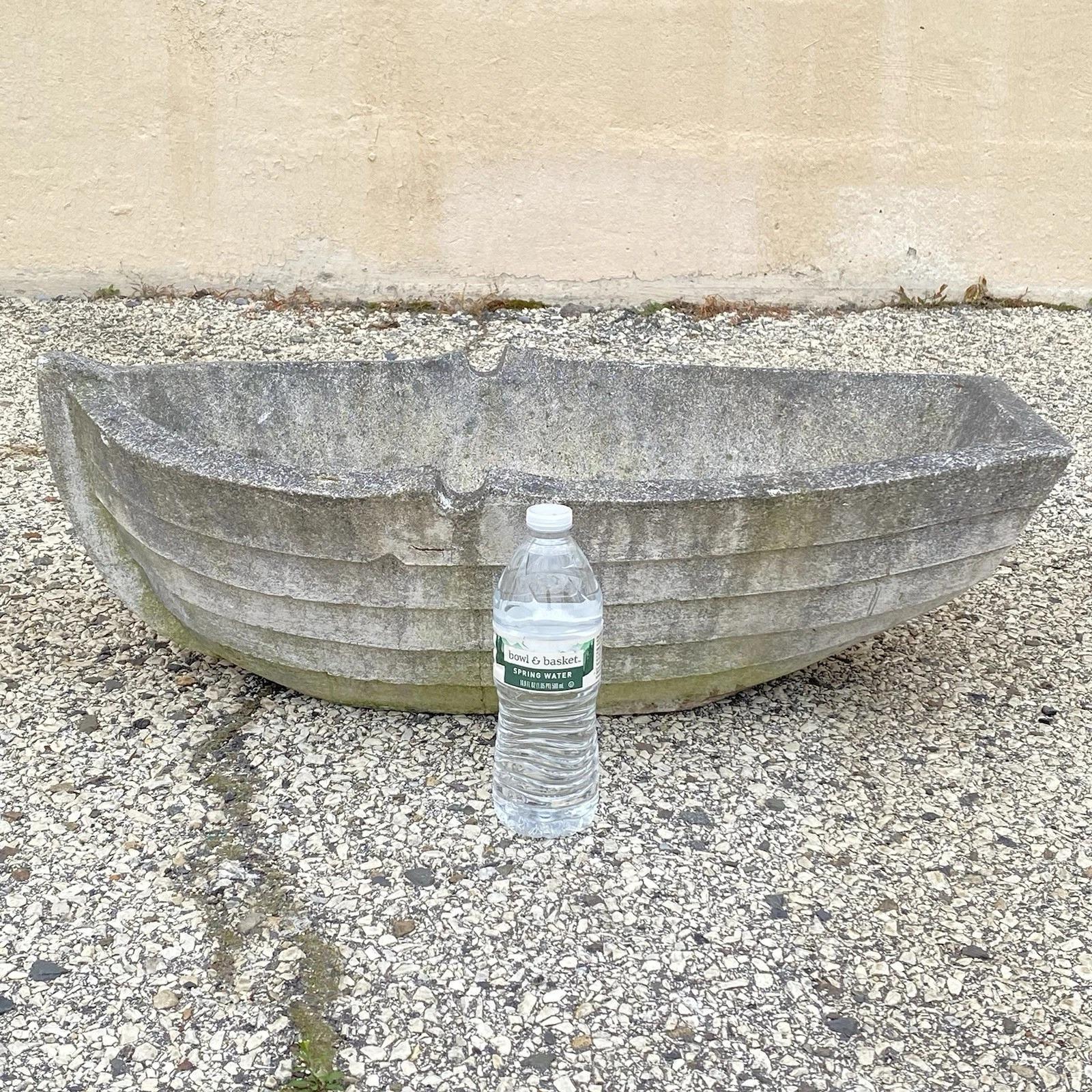 Bitte teilen Sie uns Ihre Postleitzahl mit, um ein günstigeres Angebot für den Versand innerhalb der USA anzufordern.

Vintage Cast Concrete Stone 28