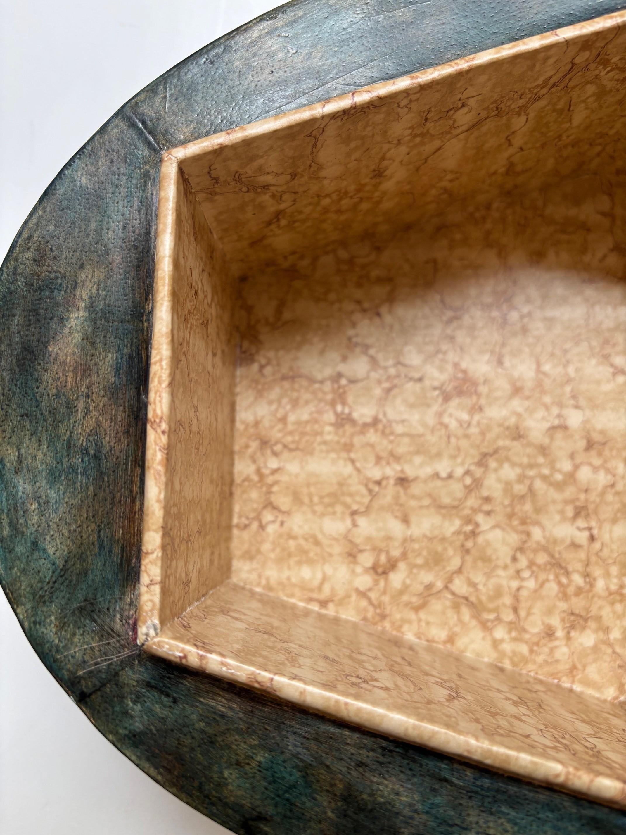 Scimmia figurata d'epoca in metallo argentato su una scatola di legno di Maitland Smith in vendita 6