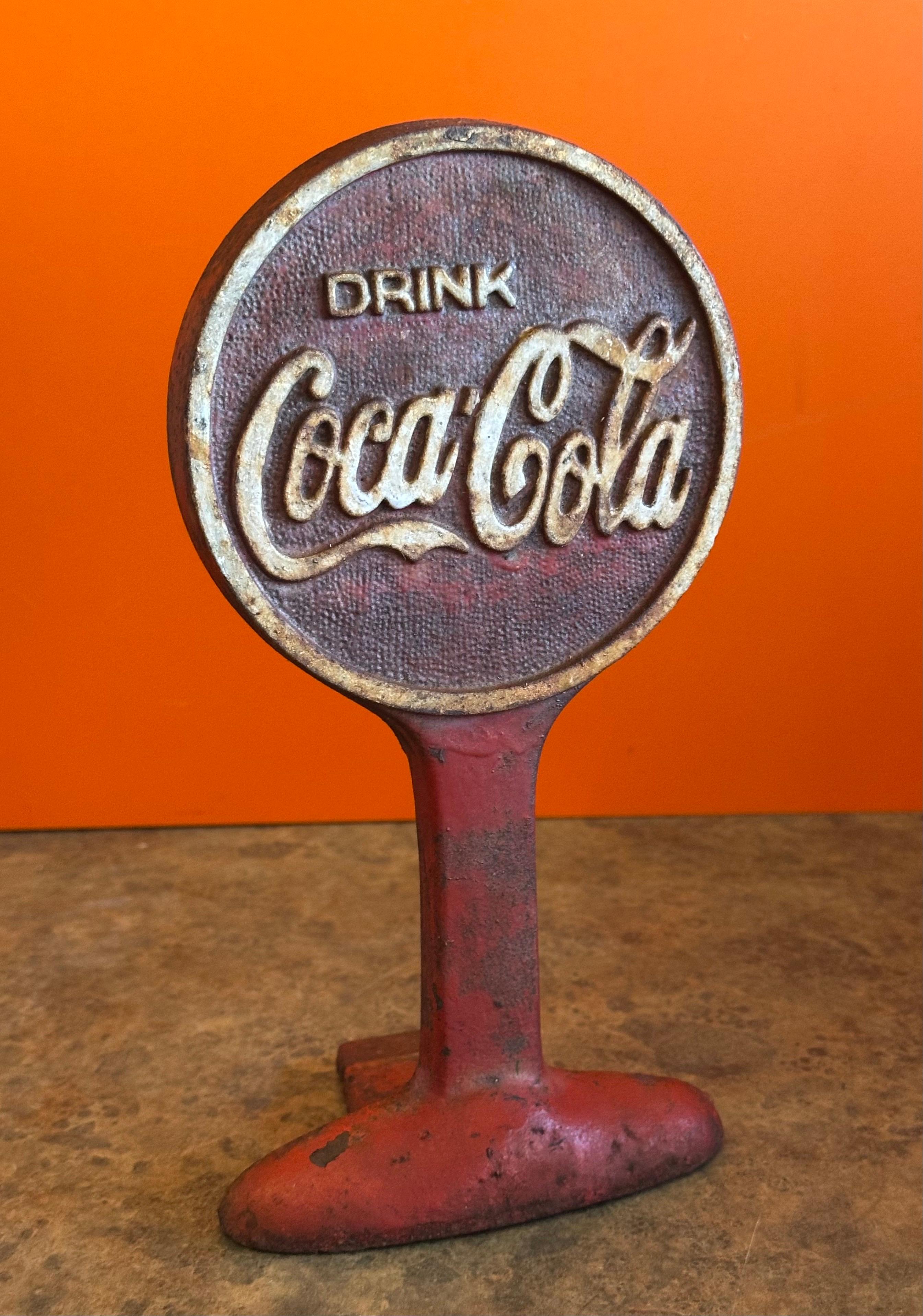 Vintage Coca Cola-Türstopper/Skulptur aus Gusseisen (Gegossen) im Angebot