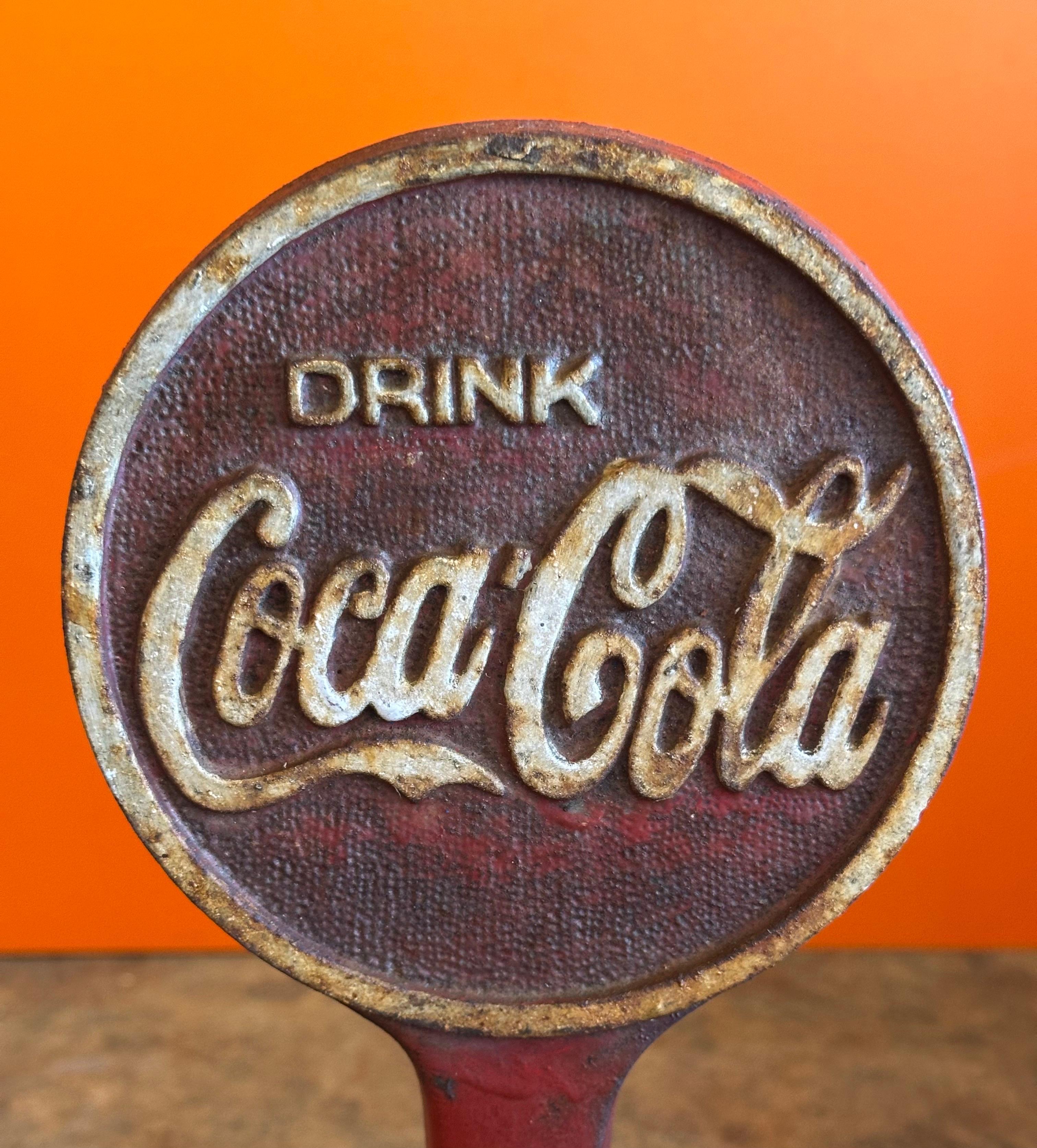 Vintage Coca Cola-Türstopper/Skulptur aus Gusseisen (20. Jahrhundert) im Angebot