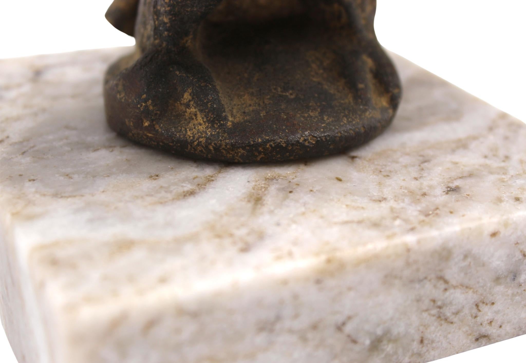 Ferro Scultura di aquila in ferro fuso d'epoca, inizio XX secolo in vendita