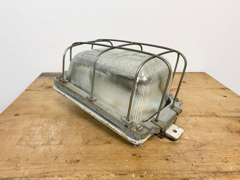 20th Century Vintage Cast Iron Industrial Wall Lamp, 1960s For Sale