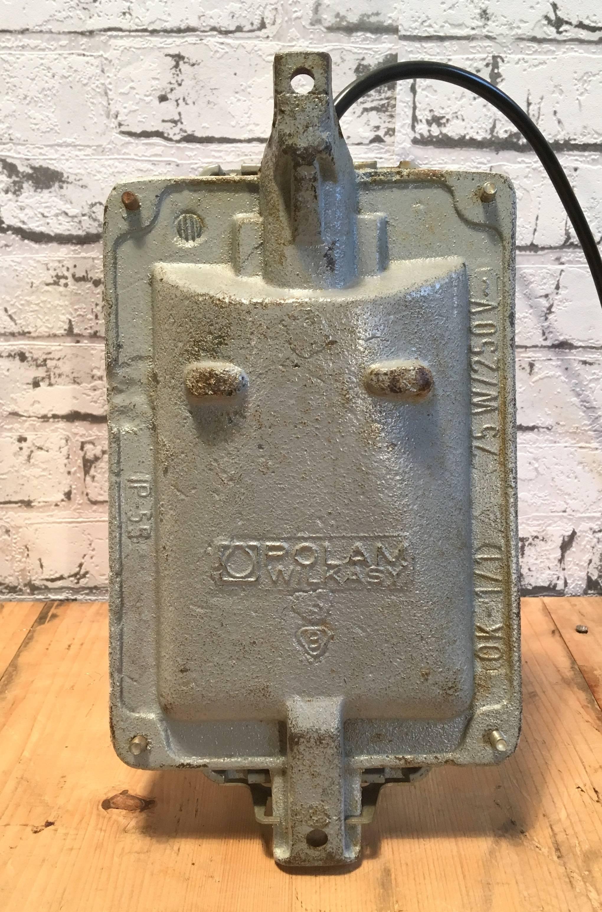 Vintage Cast Iron Industrial Wall Lamp, 1960s 4