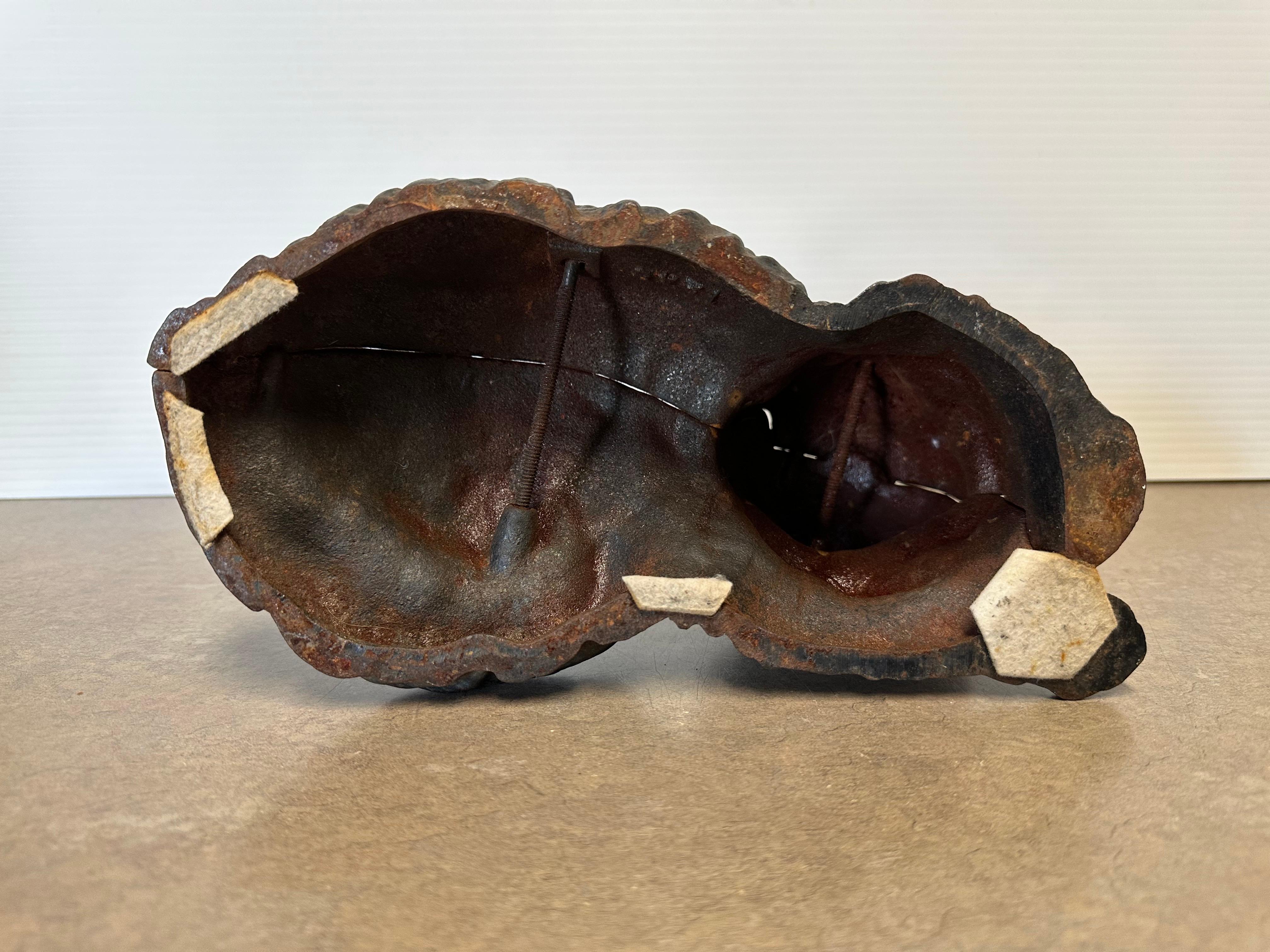 Fermaporta / Scultura d'epoca in ghisa patinata Greene & Greene, gatto nero, di Hubley in vendita 4