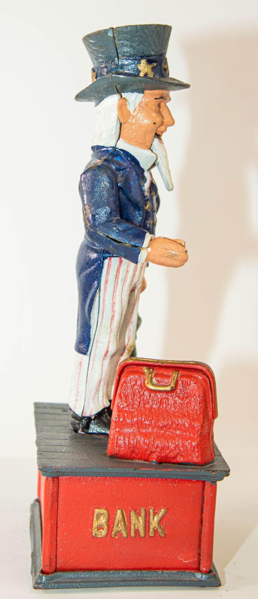 Vintage-Spielzeugbankschachtel „Uncle Sam“ aus Gusseisen, Nordamerika im Angebot 1