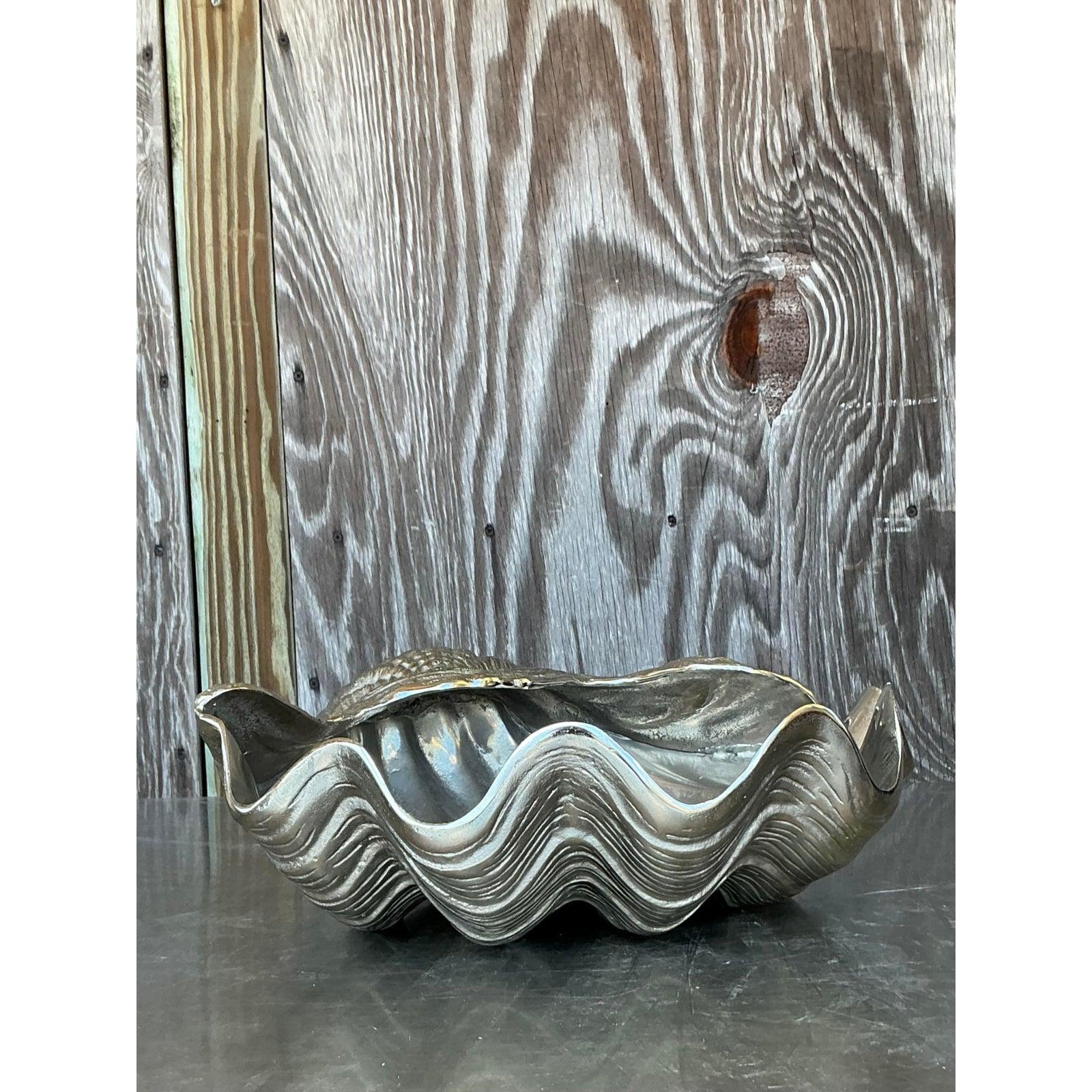 Americano Conchiglia gigante in metallo fuso vintage in vendita