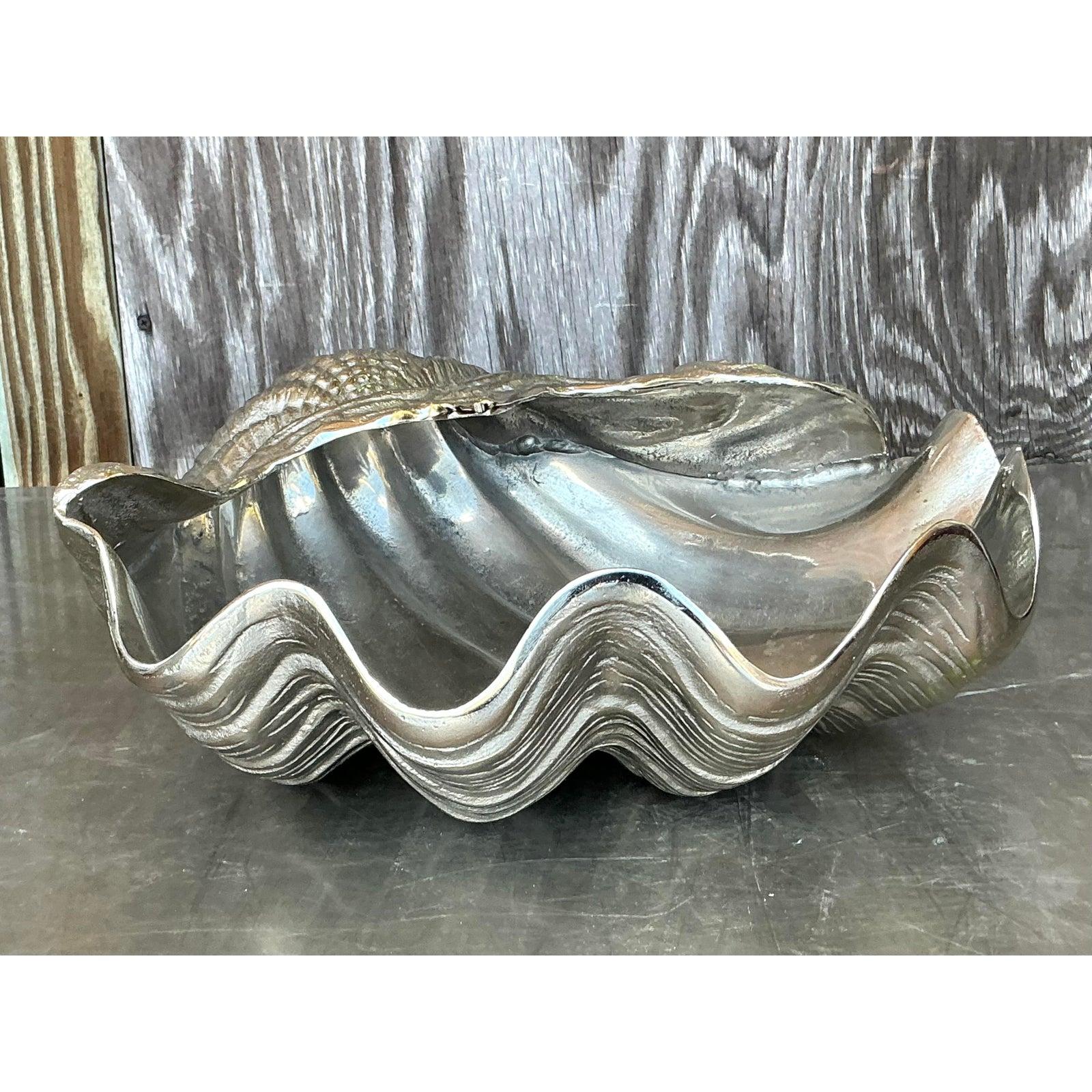 Metallo Conchiglia gigante in metallo fuso vintage in vendita