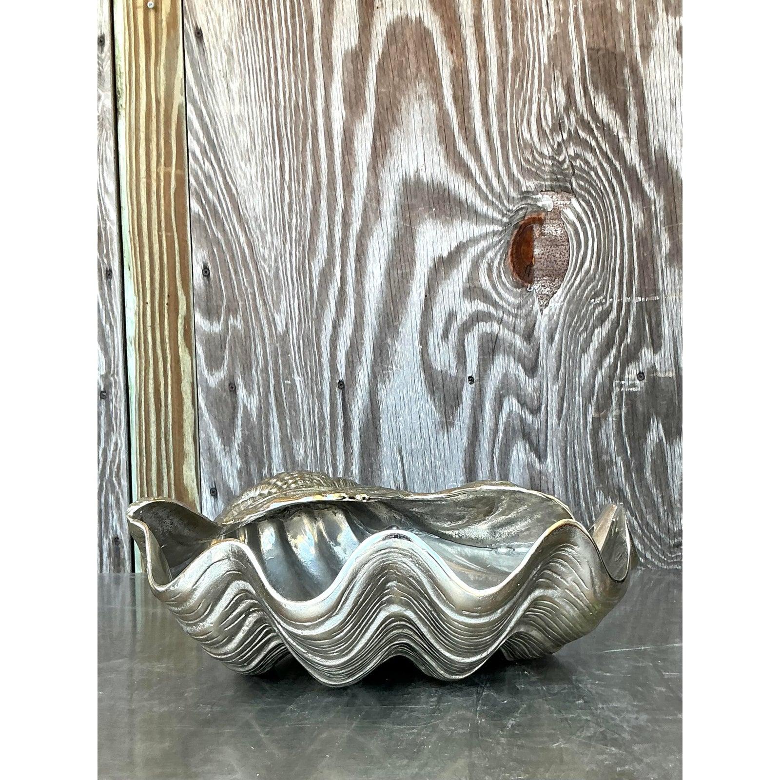 Conchiglia gigante in metallo fuso vintage in vendita 1