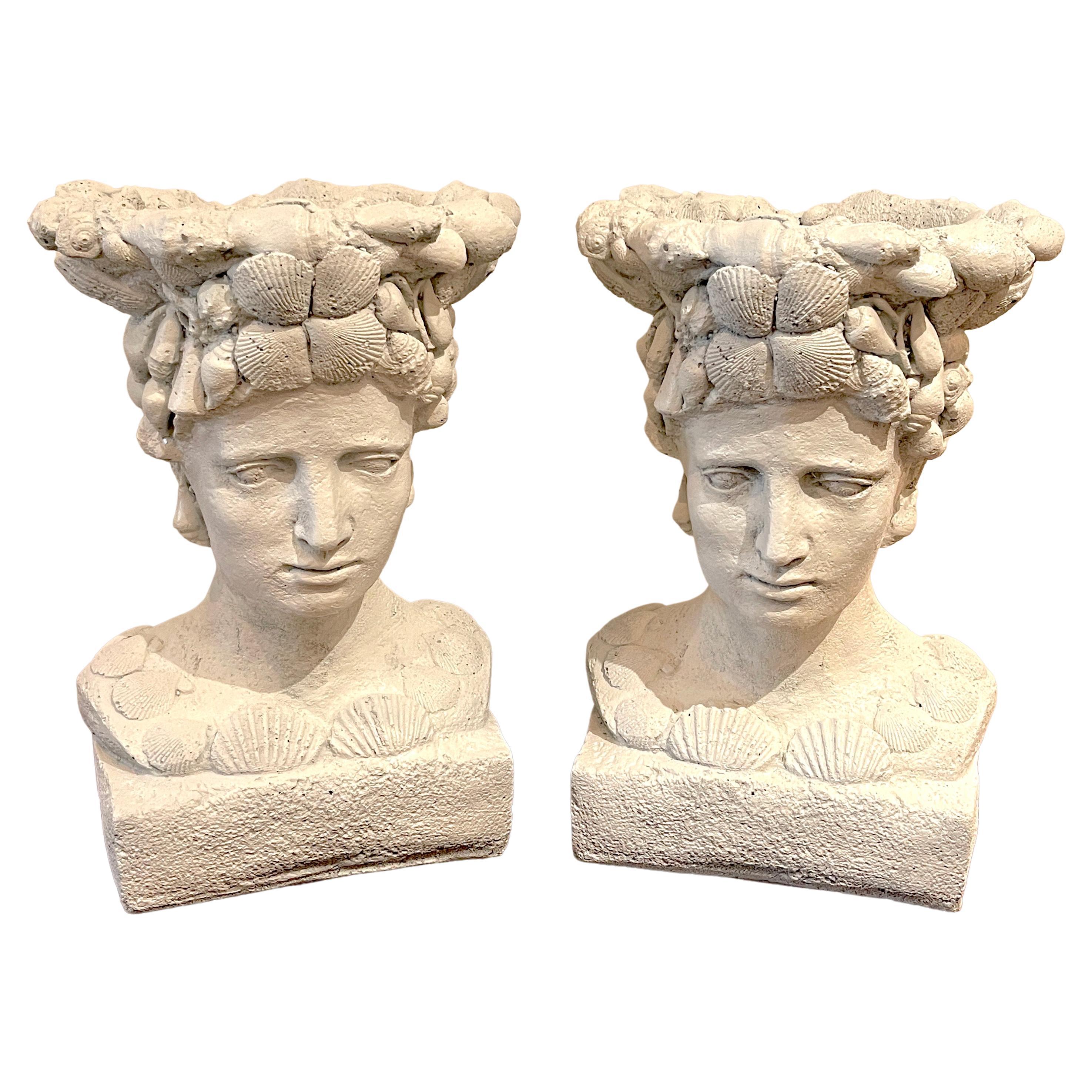 Cache-pot / Jardinière vintage avec buste de Vénus en pierre moulée avec coquillages