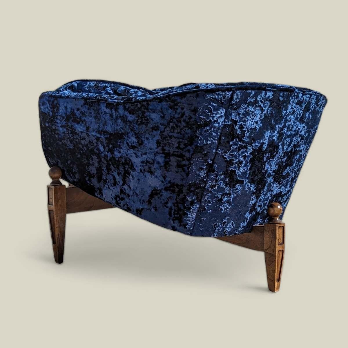 Vintage Castro Convertibles Blue Velvet Armchairs Mid Century Accent chairs In Good Condition For Sale In Rancho Cucamonga, CA