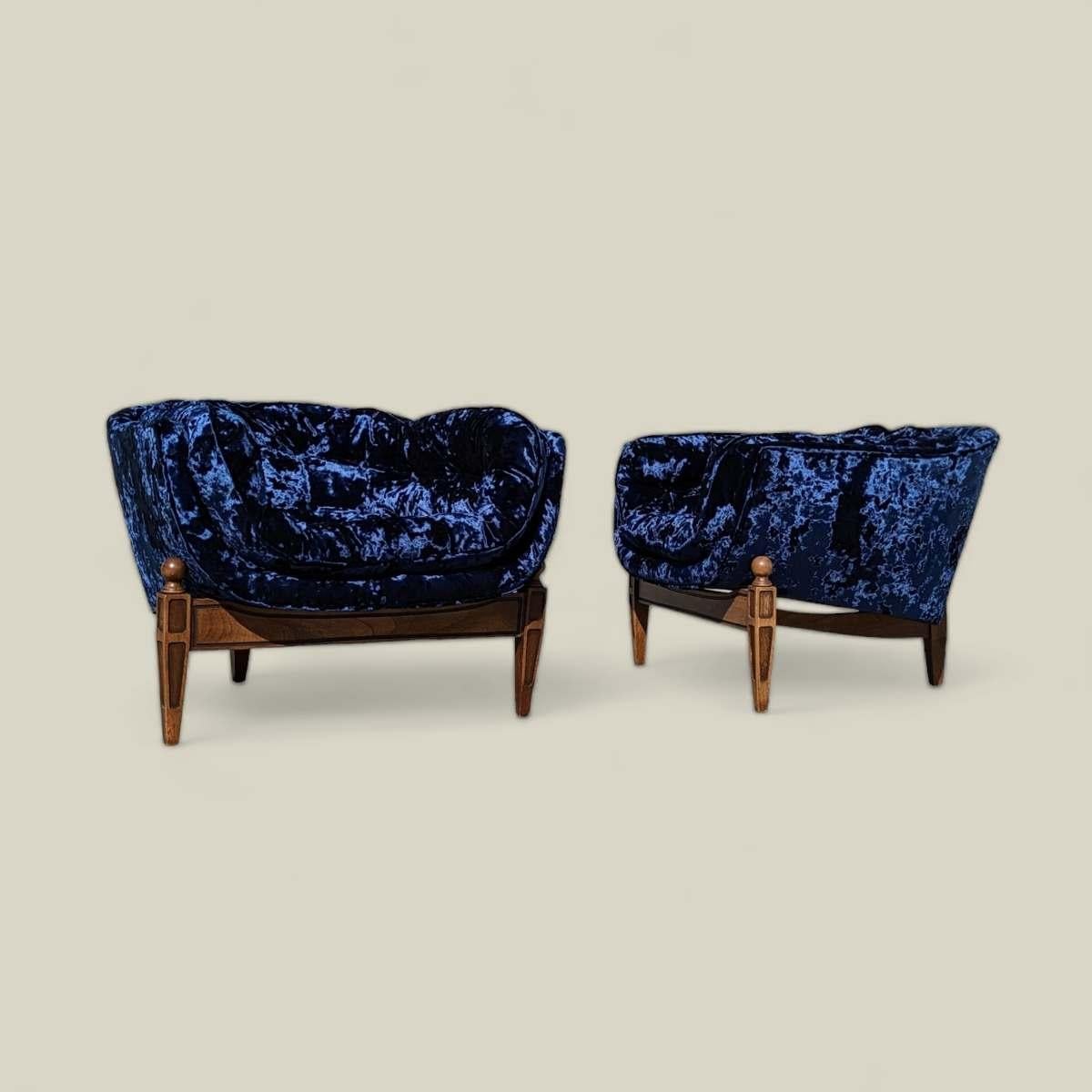 Vintage Castro Convertibles Blue Velvet Armchairs Mid Century Accent chairs For Sale 2