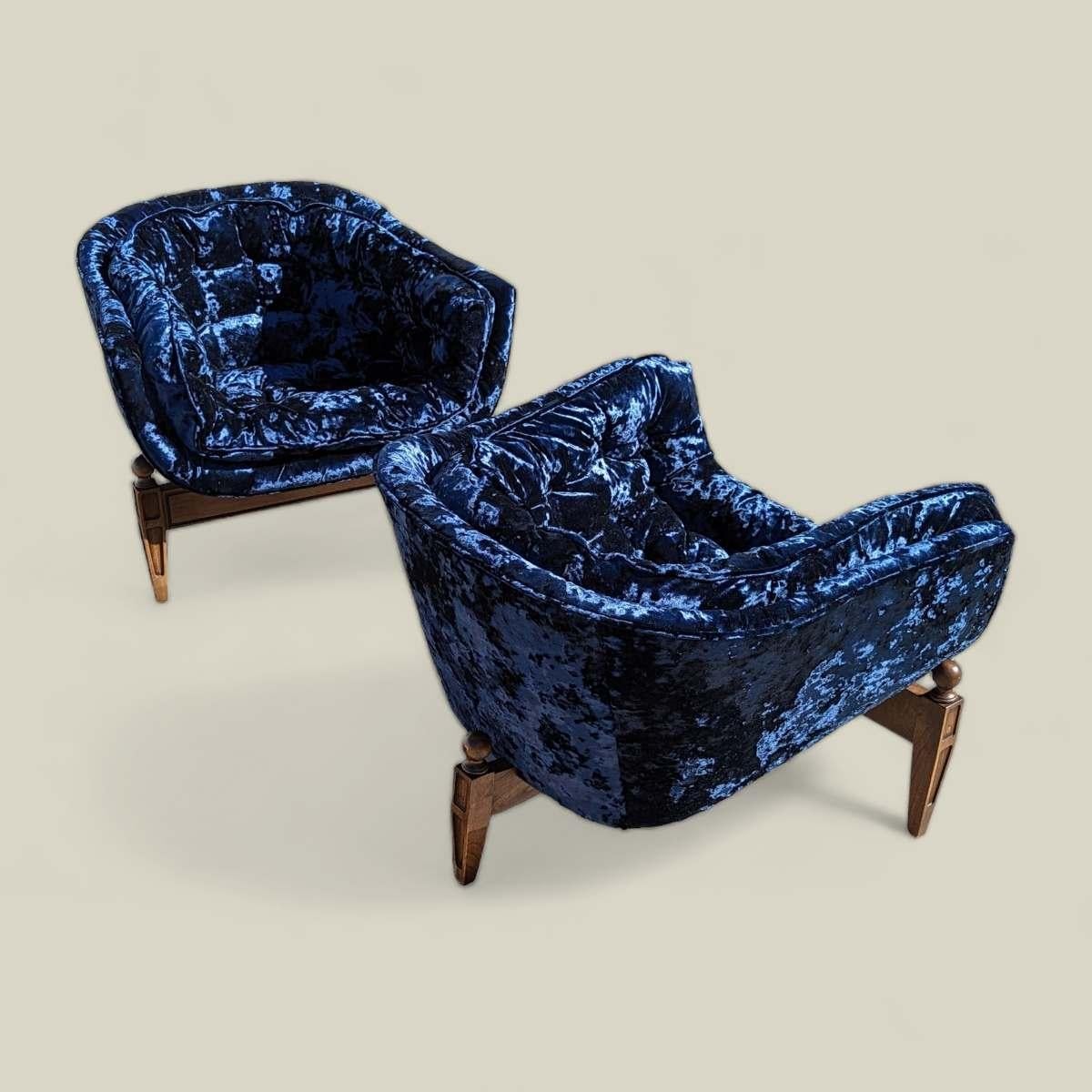 Vintage Castro Convertibles Blue Velvet Armchairs Mid Century Accent chairs For Sale 3