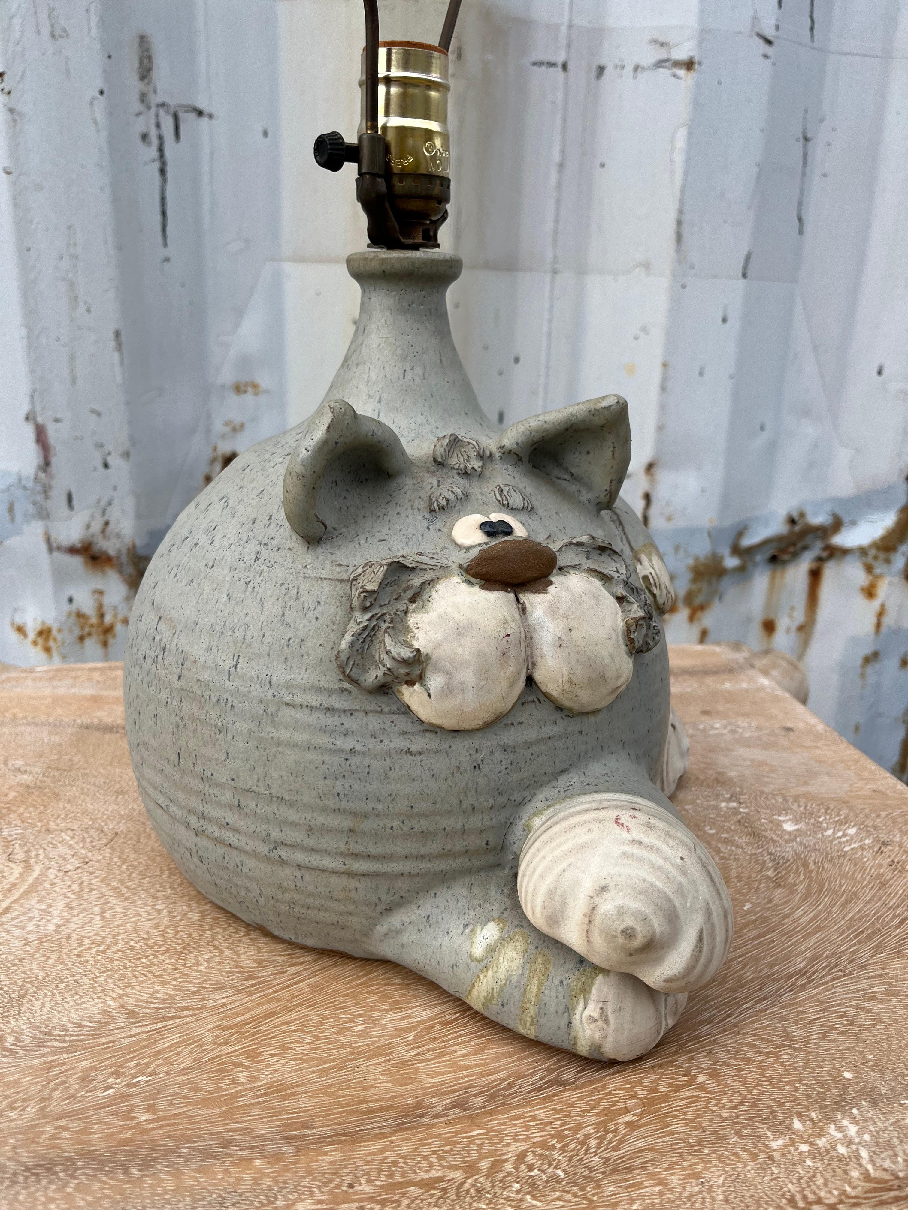 Unknown Vintage Cat Ceramic Table Lamp by Fogarty Pottery Studio. Circa 1970s For Sale