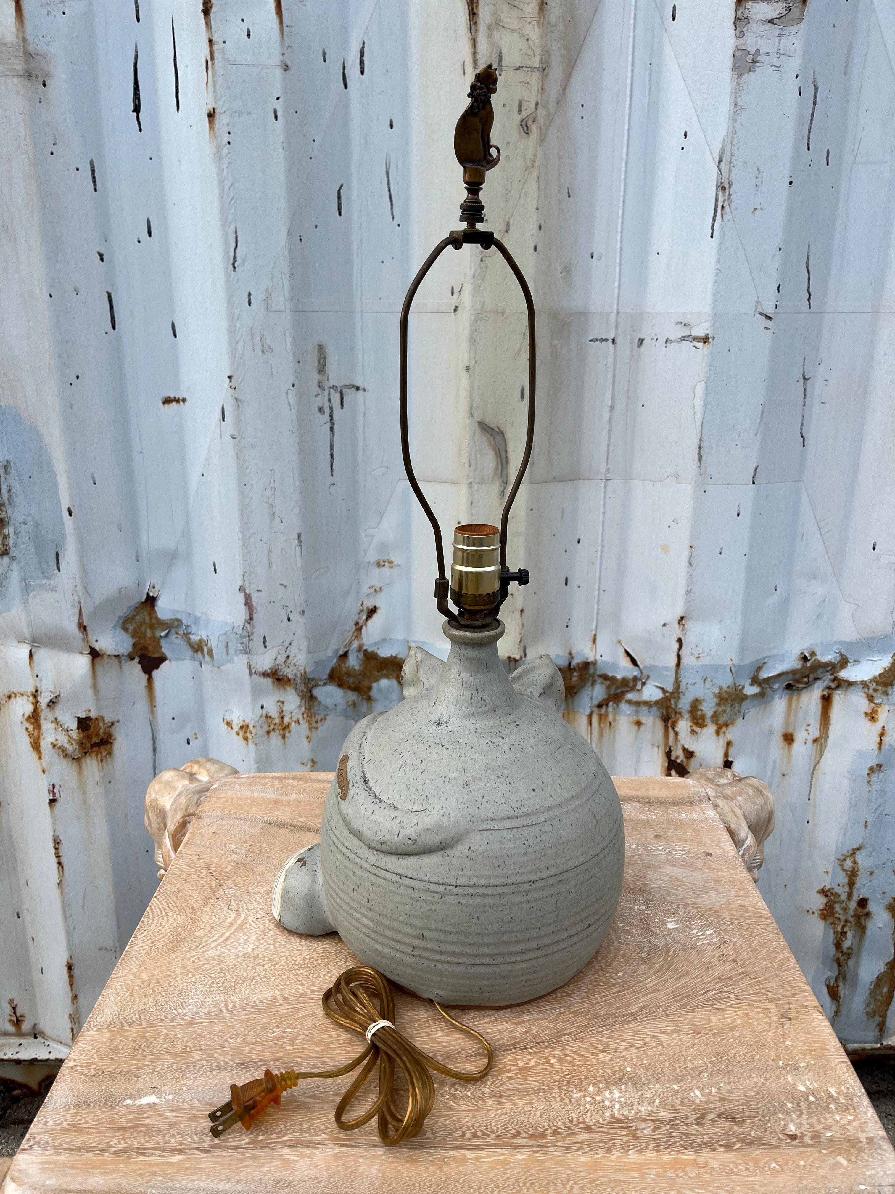 Vintage Cat Ceramic Table Lamp by Fogarty Pottery Studio. Circa 1970s For Sale 2