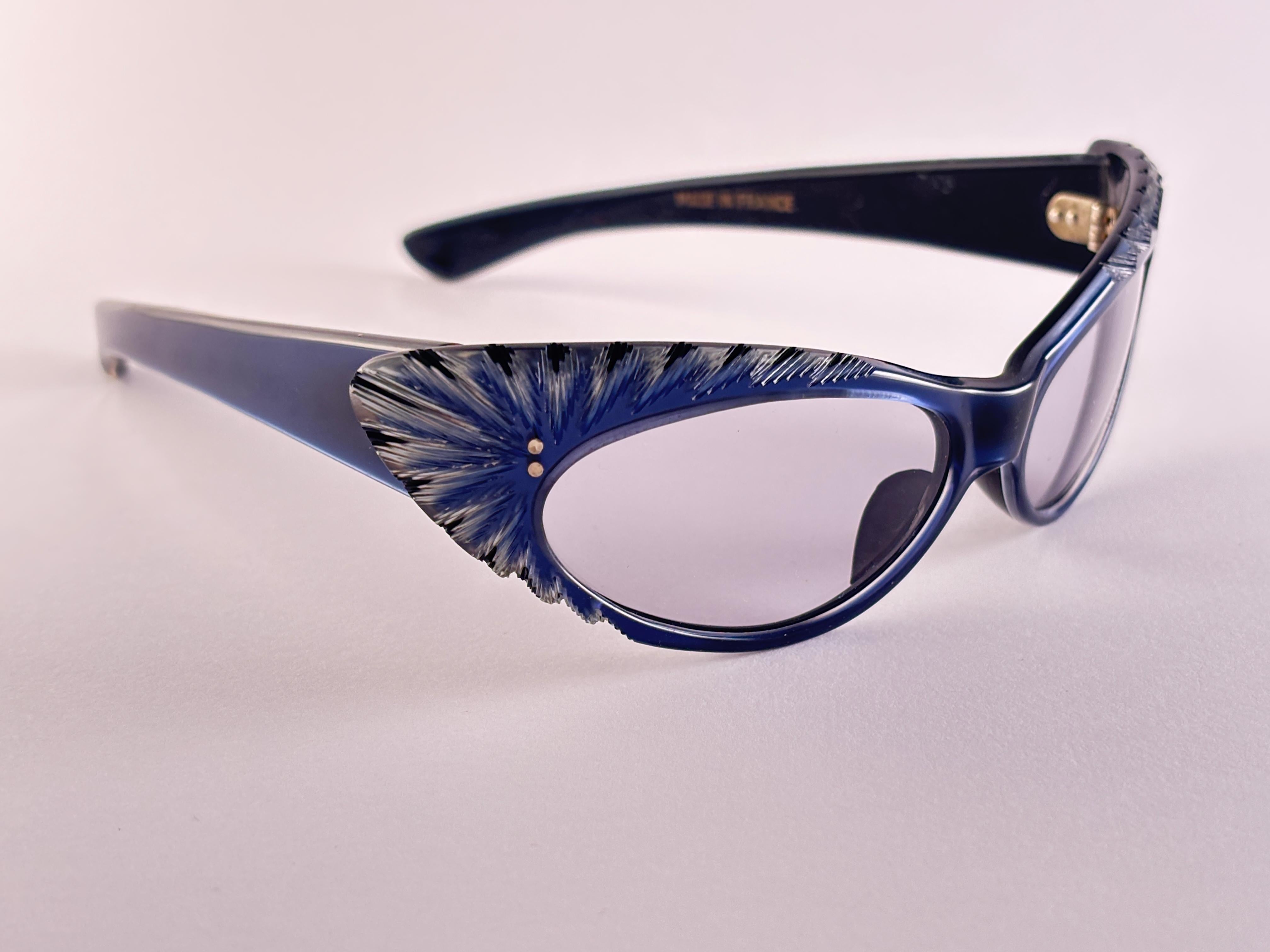 Vintage Cat Eye Blue Feathers Sunglasses Made In France For Sale 6