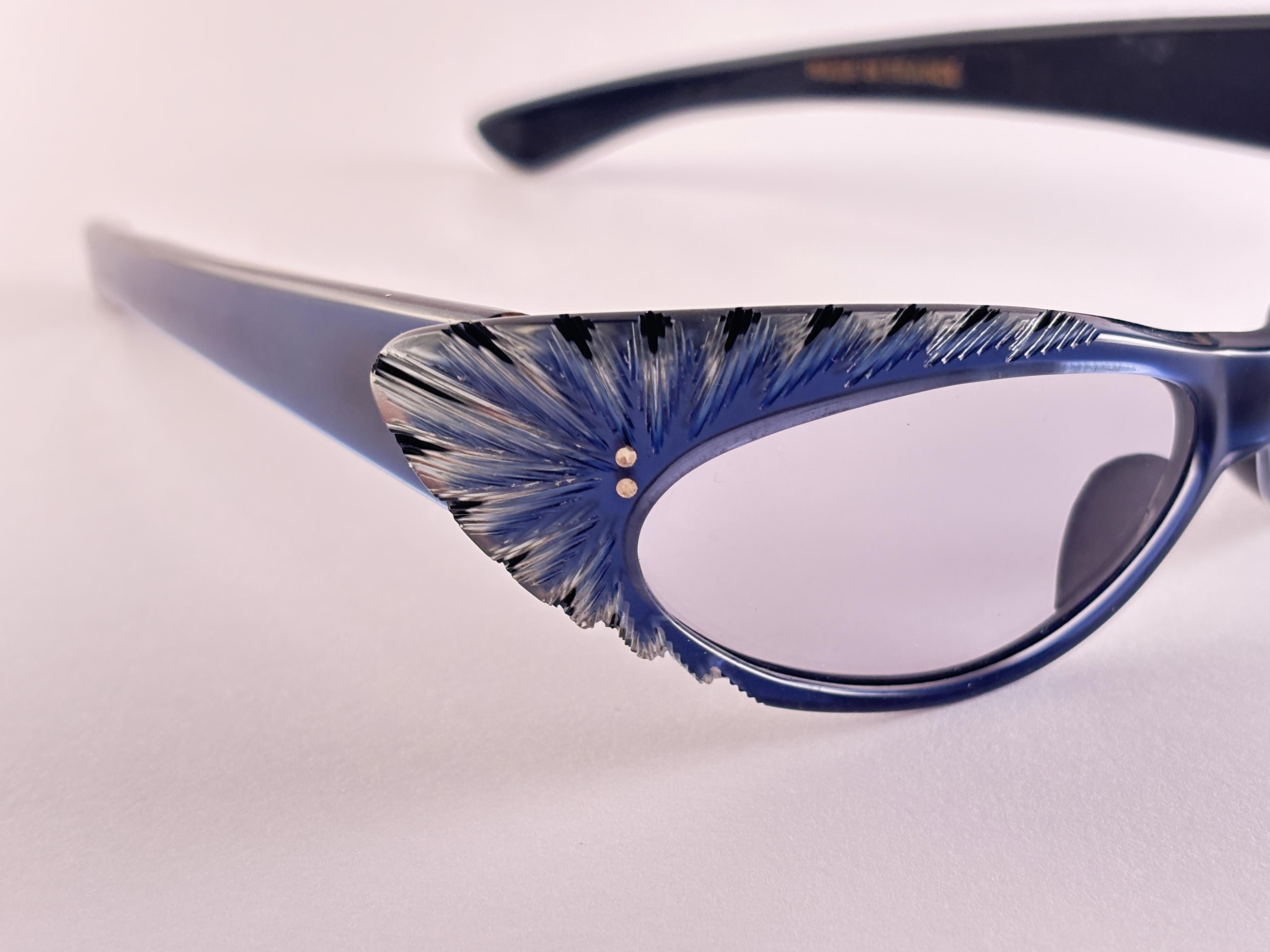 Vintage Cat Eye Blue Feathers Sunglasses Made In France For Sale 5