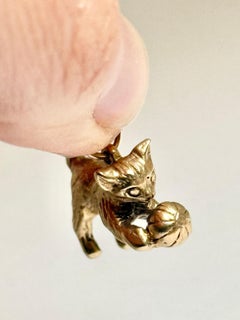 Vintage Cat Figurine 9 Carat Gold Charm