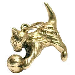Vintage Cat Figurine 9 Carat Gold Charm