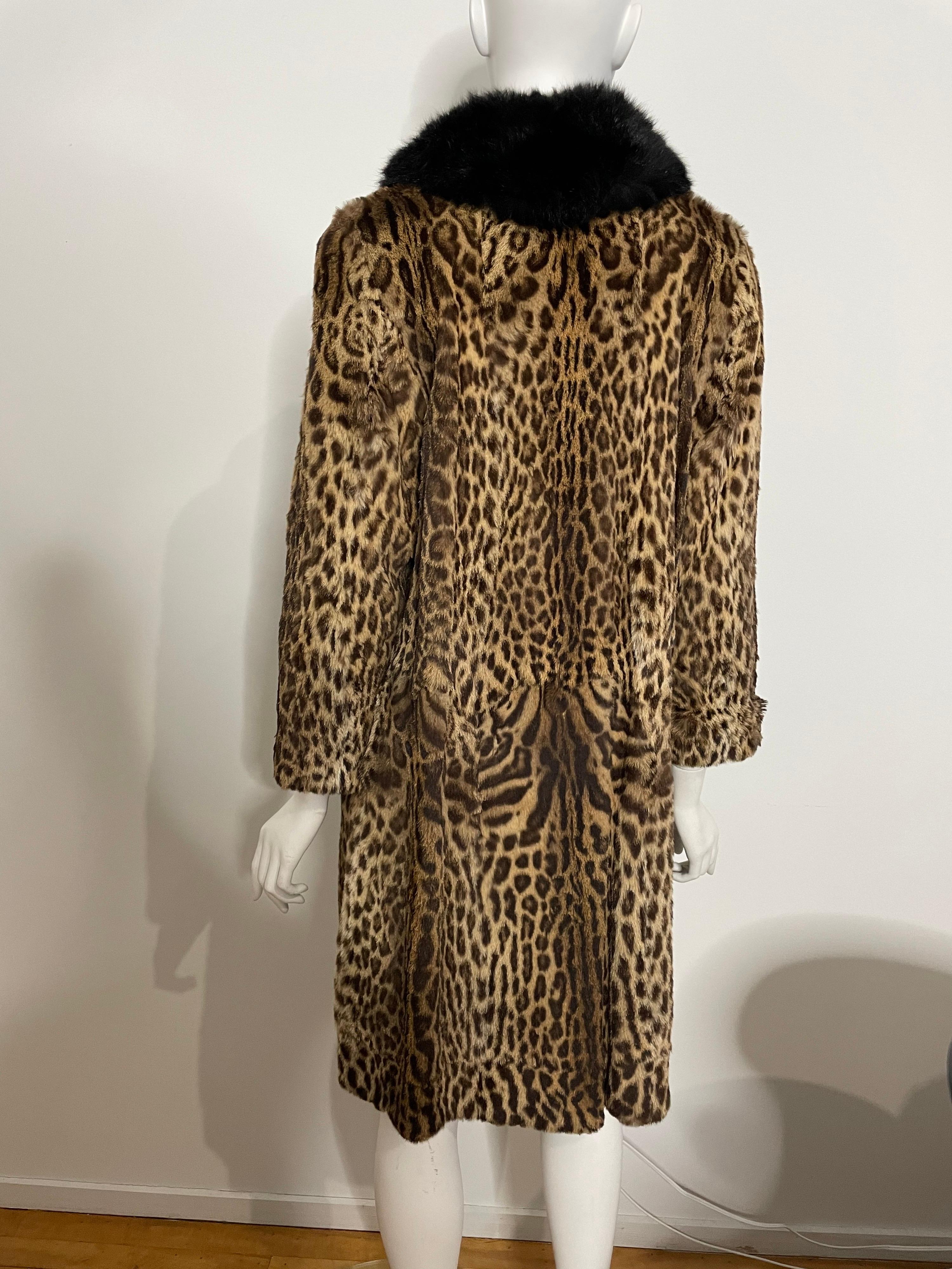 Women's Vintage Cat Print Fur Jacket - Car Coat  For Sale