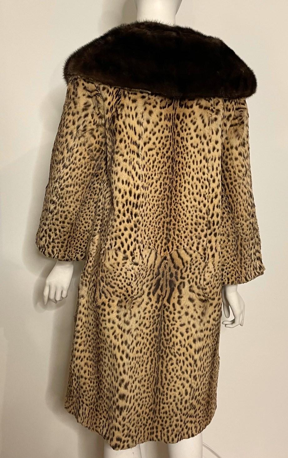 Bedruckte Vintage-Pelzjacke mit Katzenmuster - Swing-Mantel Damen im Angebot
