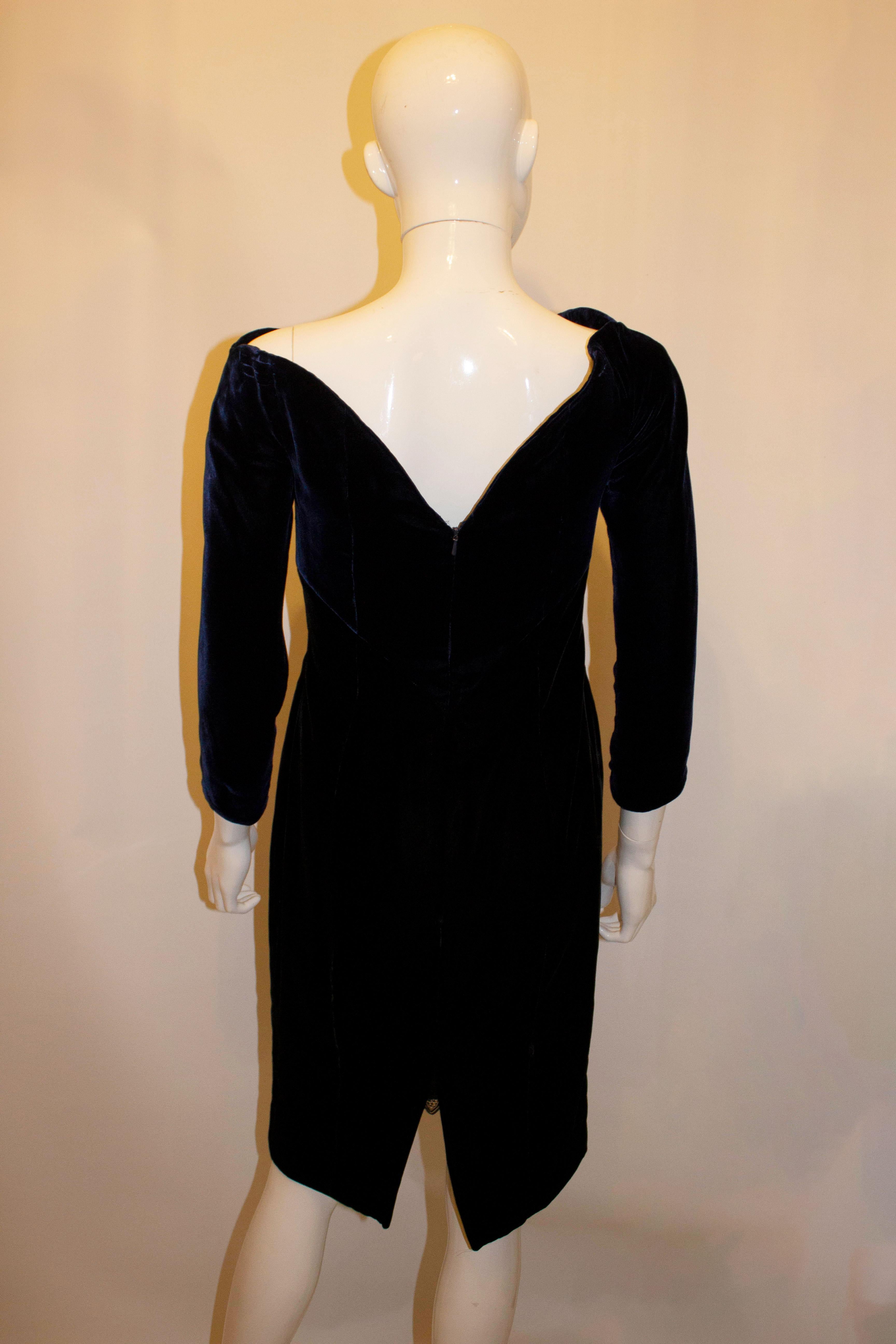 Catherine Walker vintage para la Chelsea Design Company Vestido de cóctel de terciopelo en venta 2