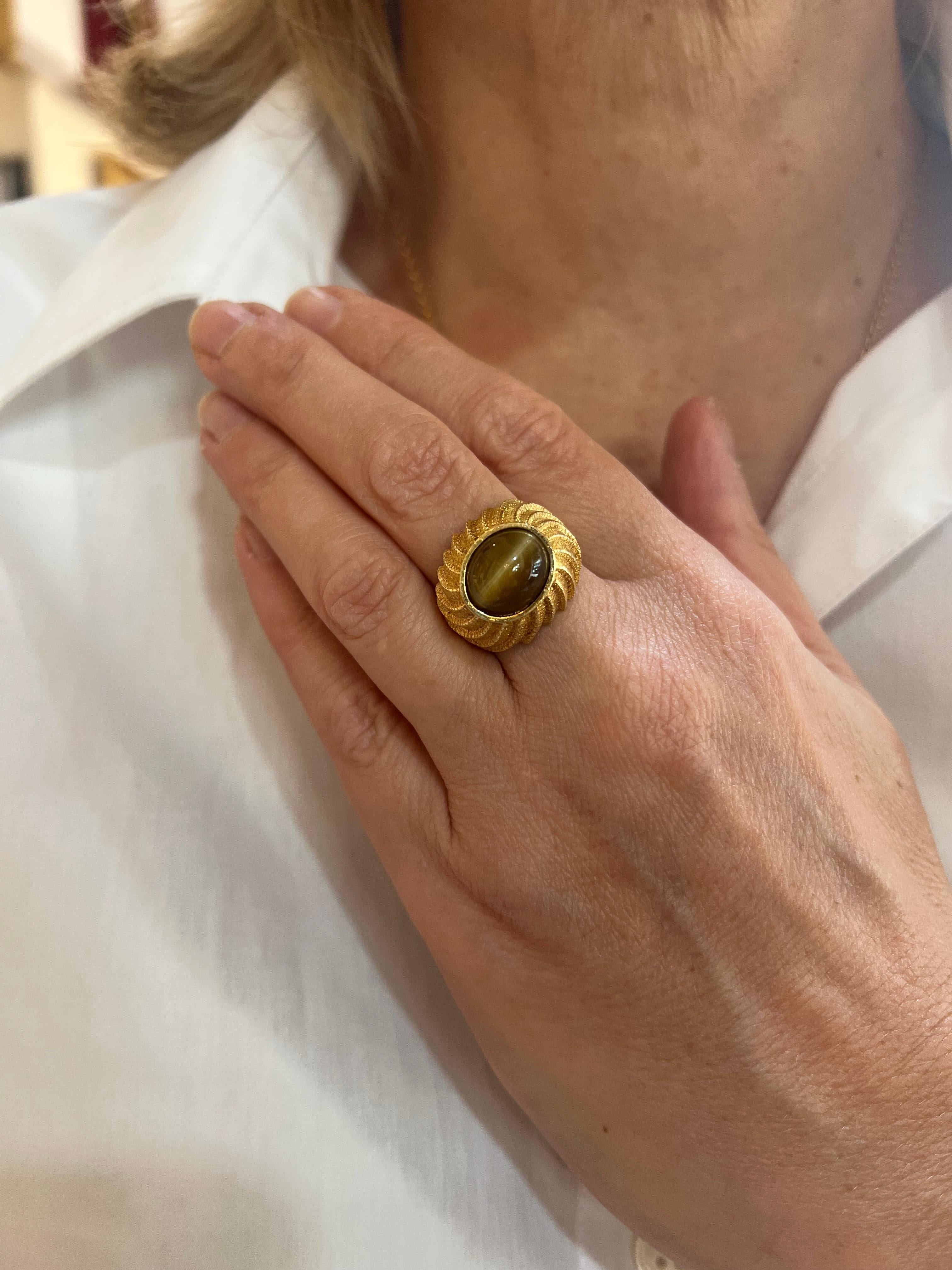 Vintage Katzenauge Chrysoberyll 18 Karat Gelbgold Gadrooned Ring (Moderne) im Angebot