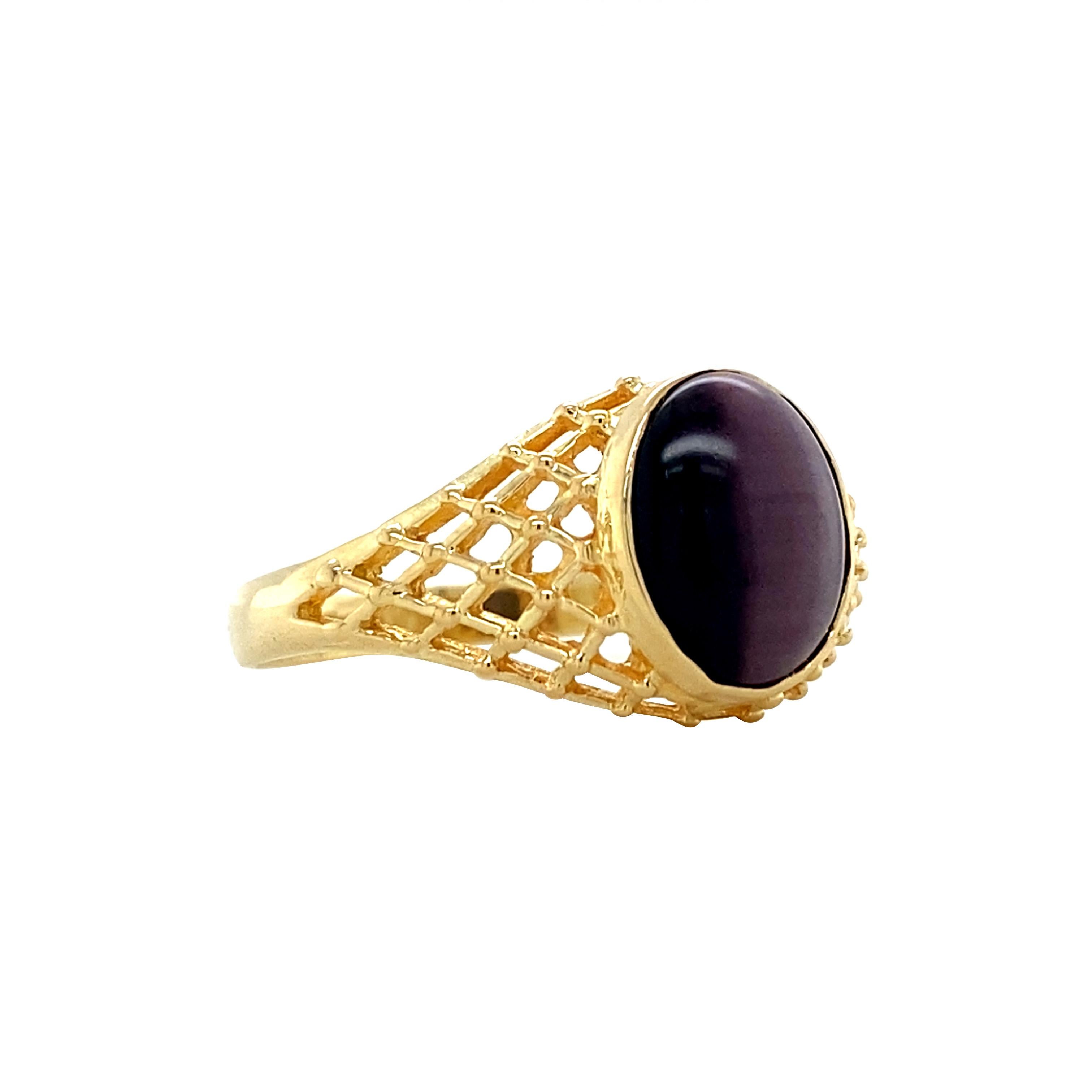Vintage Cat's Eye Glass Lattice-Work verzierter Solitär-Ring, 18K Gelbgold (Cabochon) im Angebot
