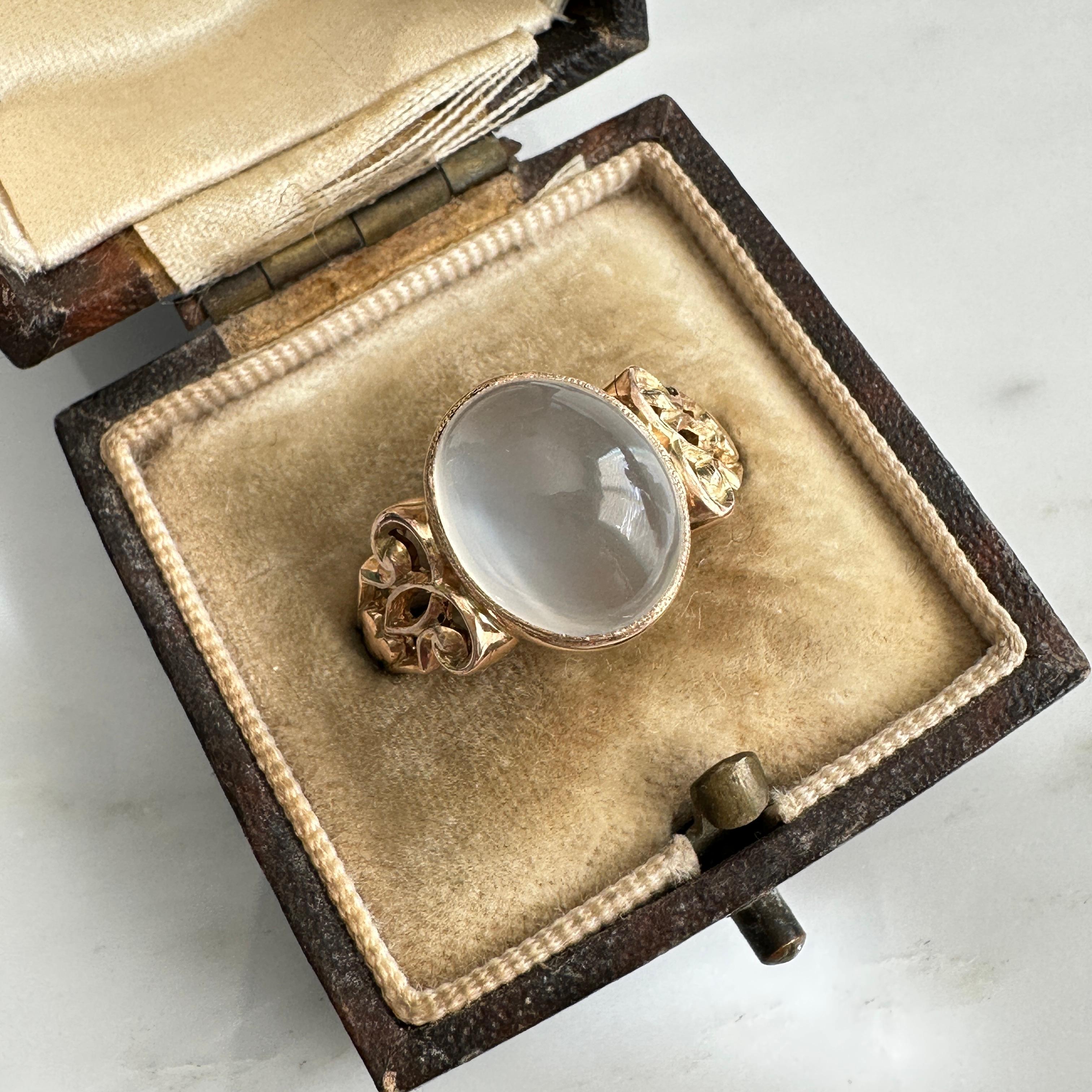 Vintage Cat's Eye Moonstone 14K Gold Ring 9