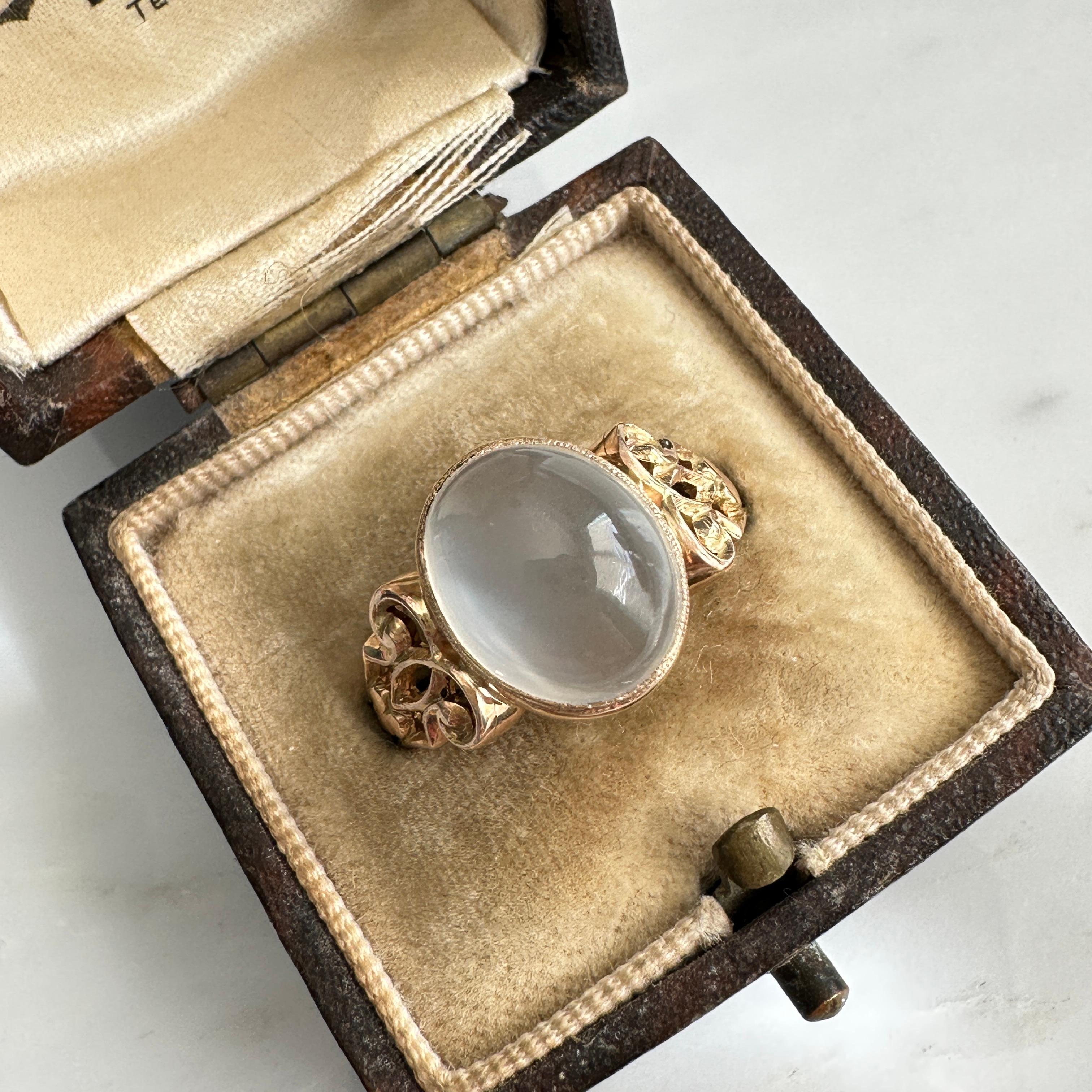Vintage Cat's Eye Moonstone 14K Gold Ring 2