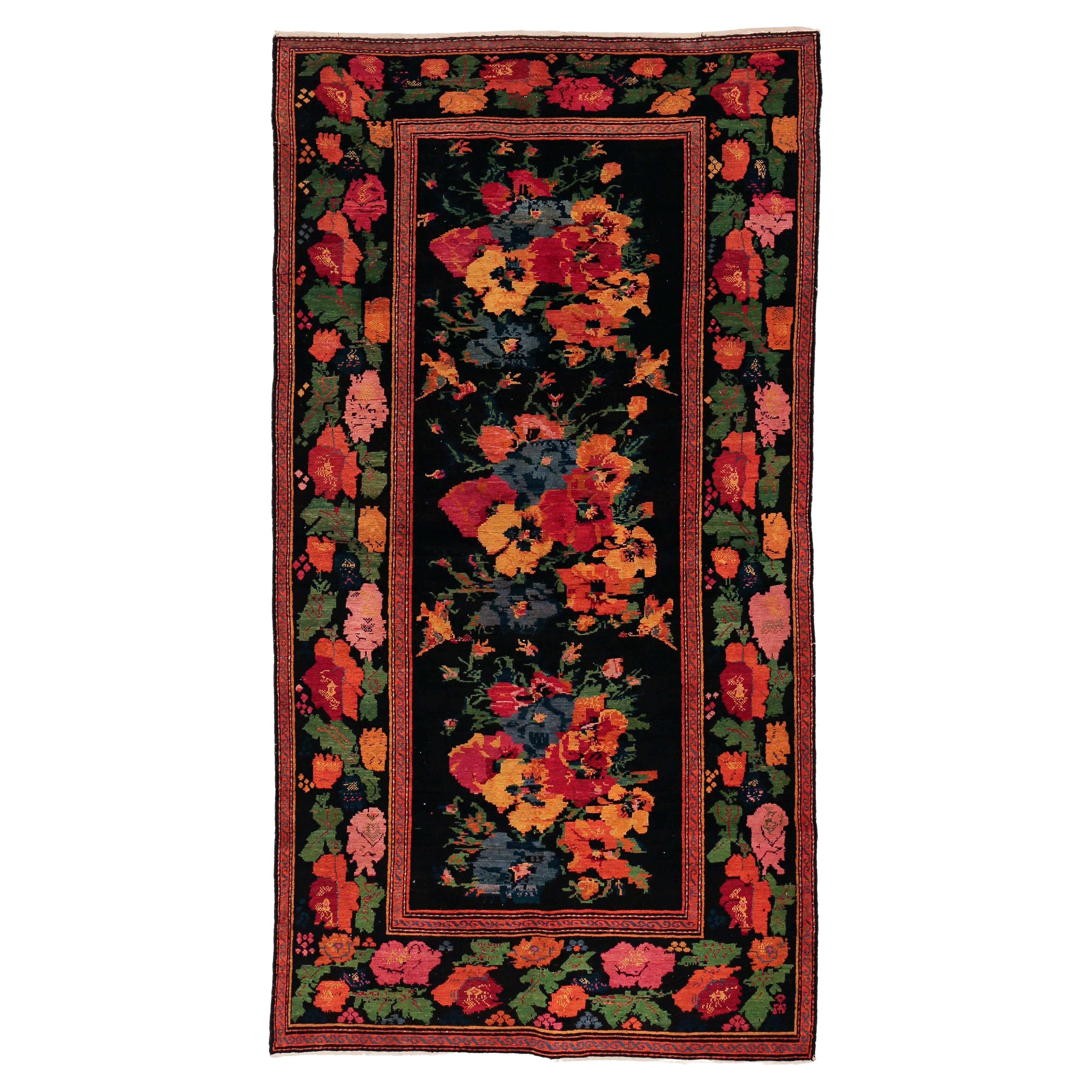 Kaukasischer geblümter Qarabagh-Teppich im St. Petersburger Stil