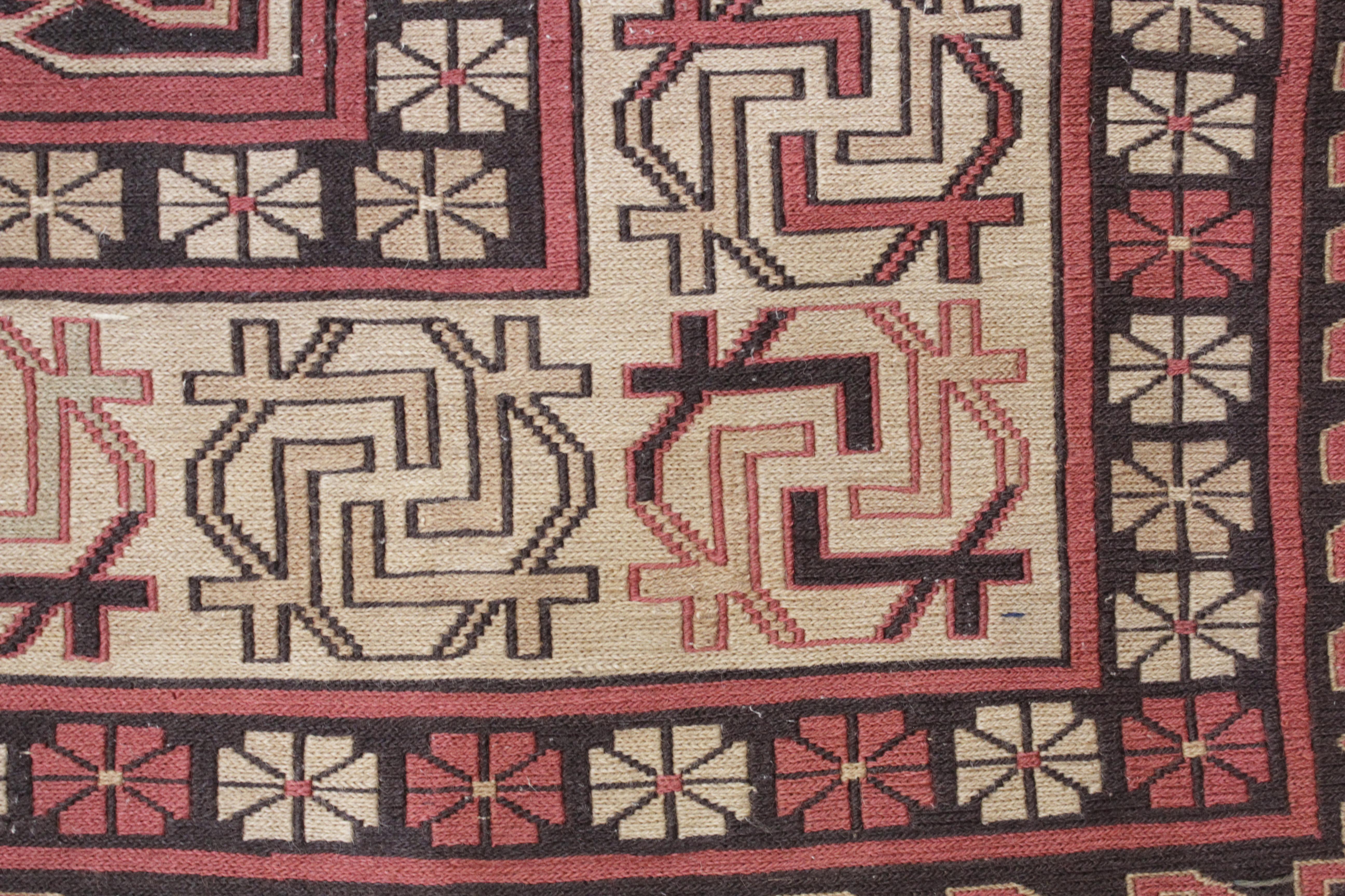 Vintage Kaukasisch Geometrisches Design Sumak Teppich (Handgewebt) im Angebot
