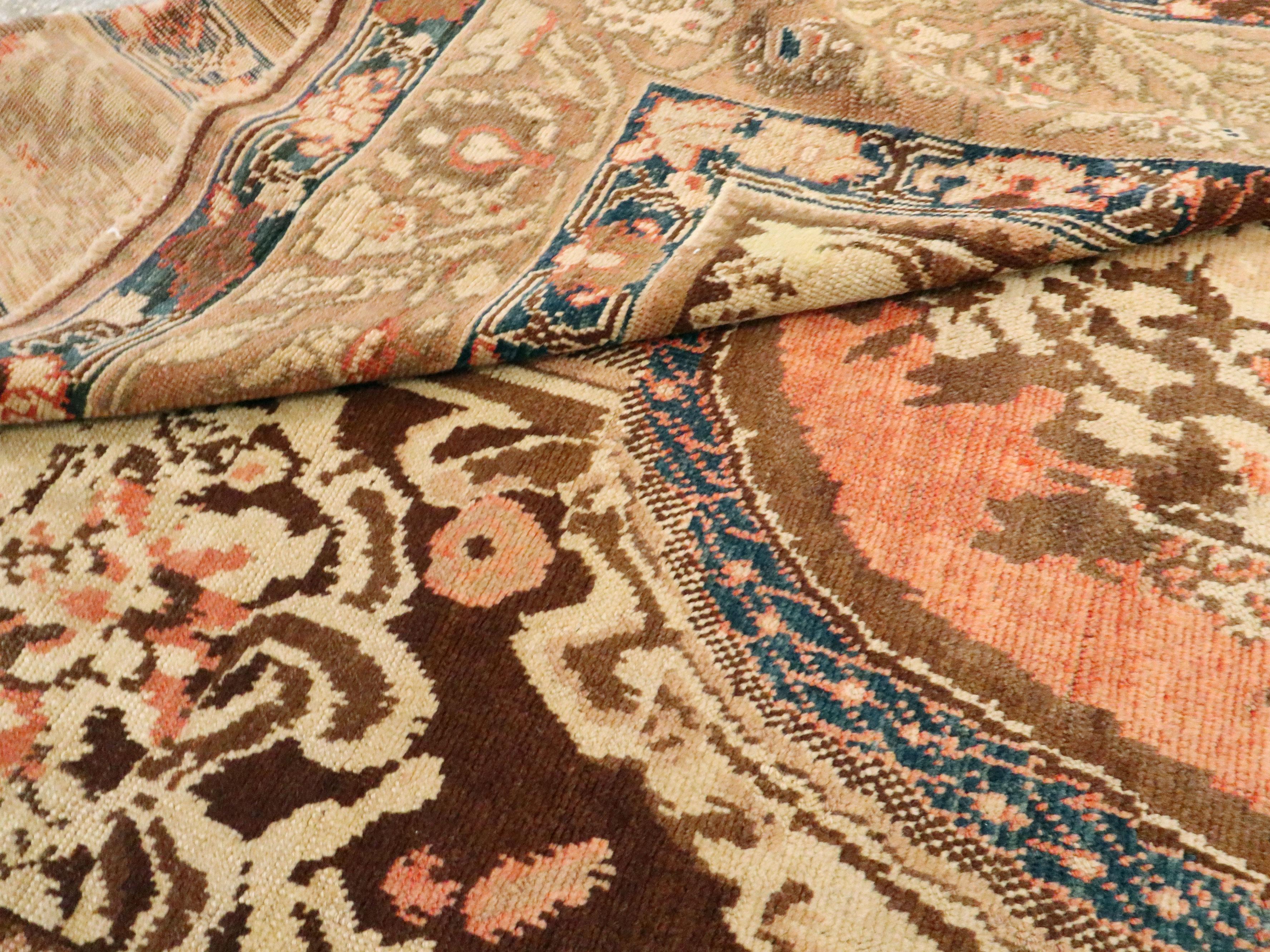 Kaukasischer Karabagh-Teppich im Vintage-Stil im Angebot 5