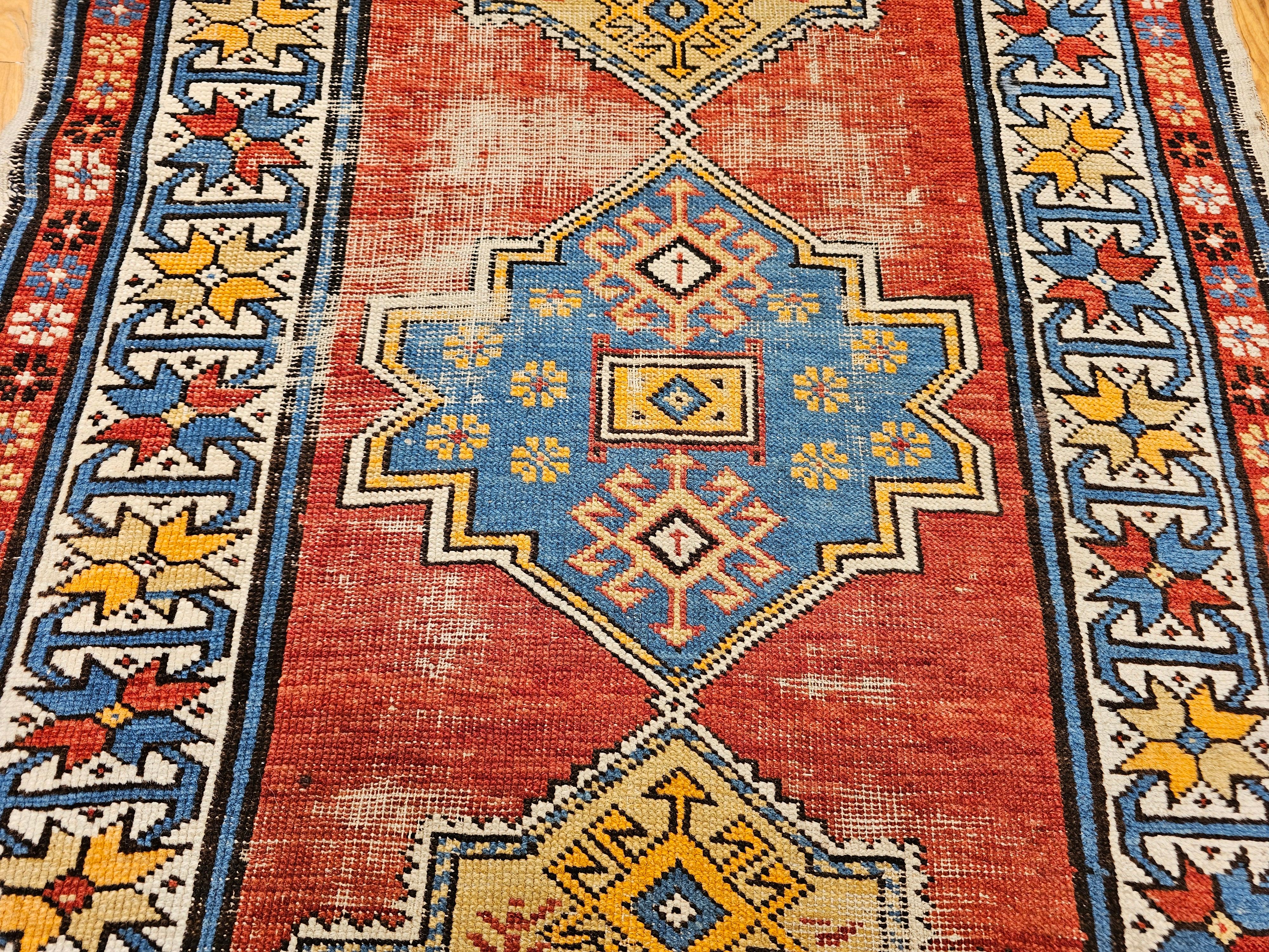 Alfombra caucásica kazaka vintage, principios del siglo XX Teñido con vegetales en venta