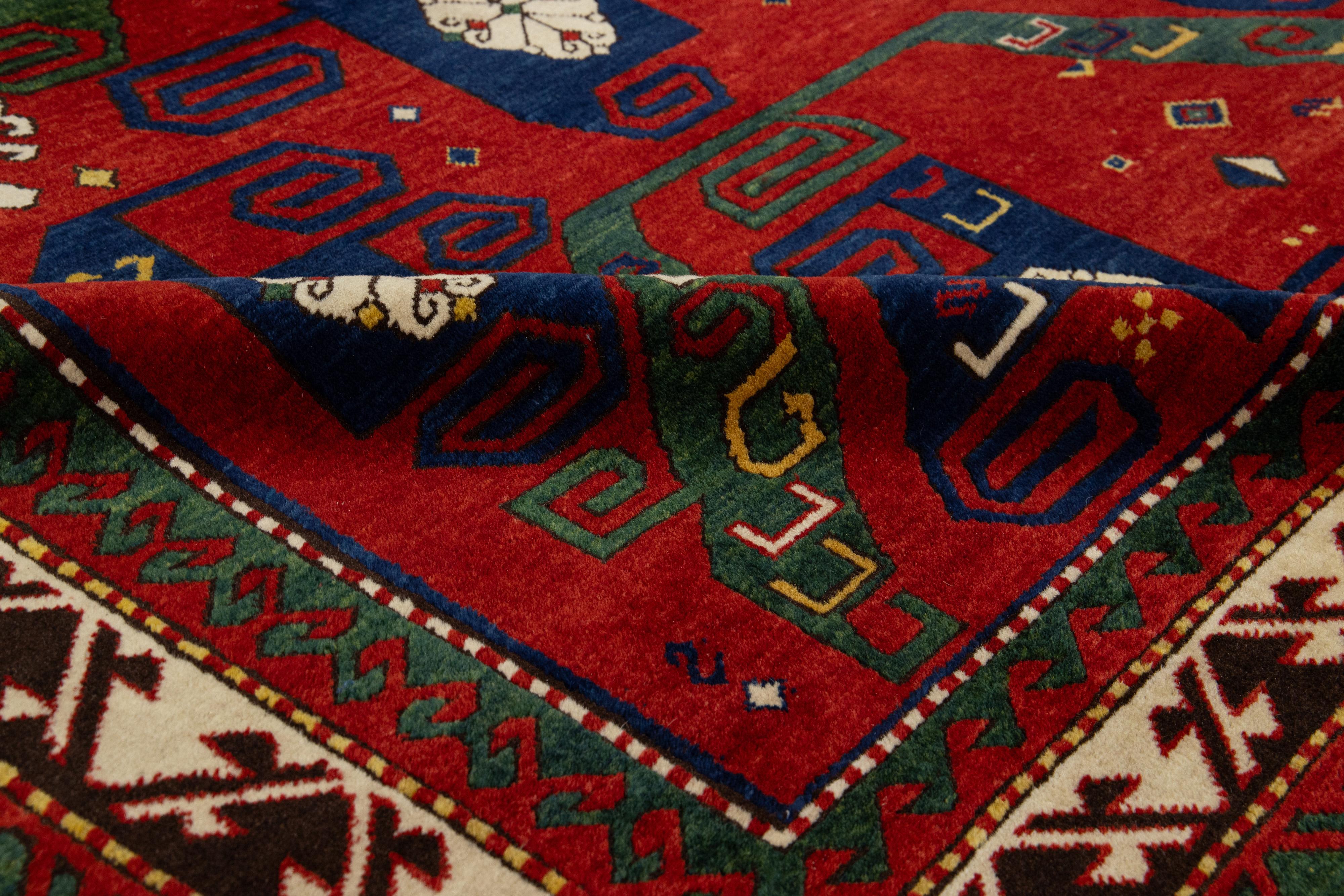 Handgefertigter kaukasischer Kasachischer Vintage-Wollteppich in Rot mit geometrischem Design (Kaukasisch) im Angebot