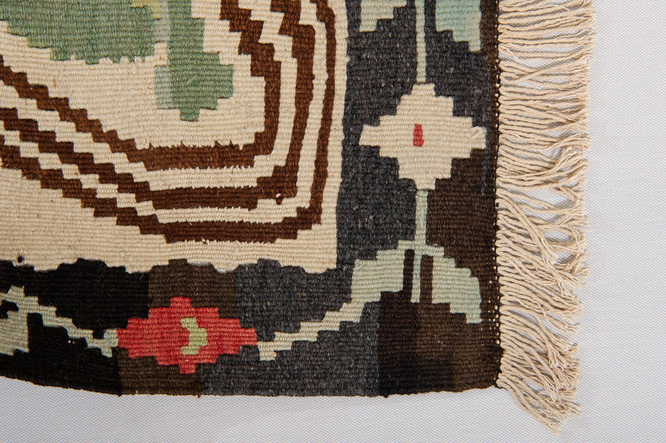  Caucasian Kilim KARABAGH with Flowers In Excellent Condition For Sale In Alessandria, Piemonte