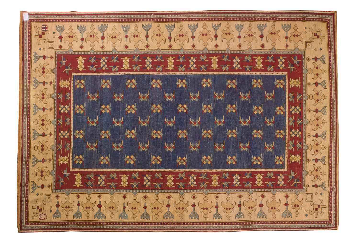 This is one of the few rugs made in a southern area of the Caucasus in the 1970s.
The laboratories were in a village in the mountains: their wools were very beautiful, with vegetable colors; very accurate knotting; not many specimen.
They have a