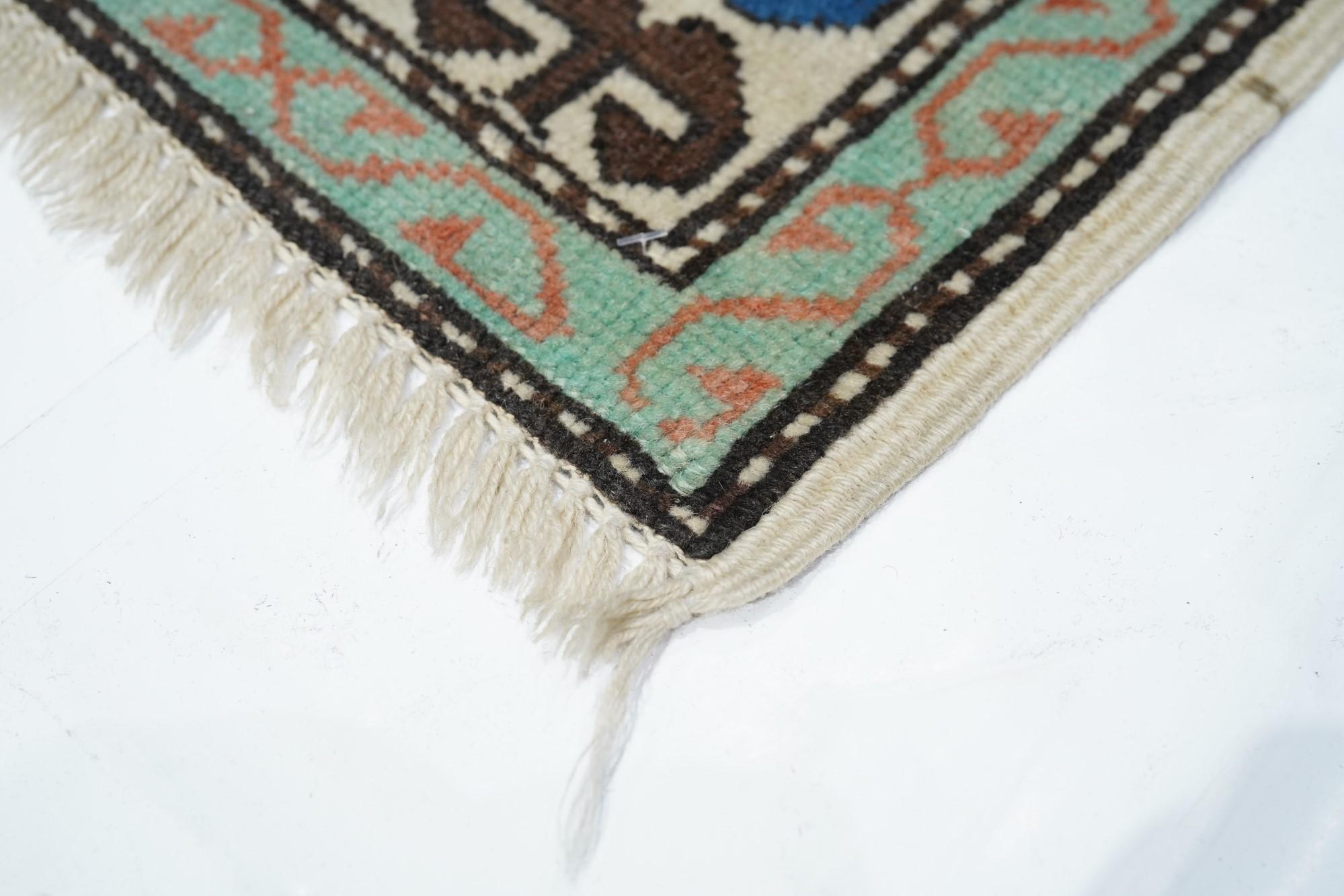 Vintage Caucasian Rug In Good Condition For Sale In New York, NY