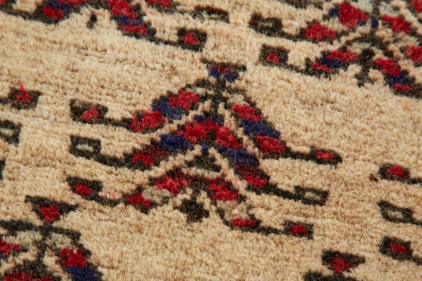 Antiker nordwestlicher persischer Ardabil-Läufer, Läufer im Angebot 10