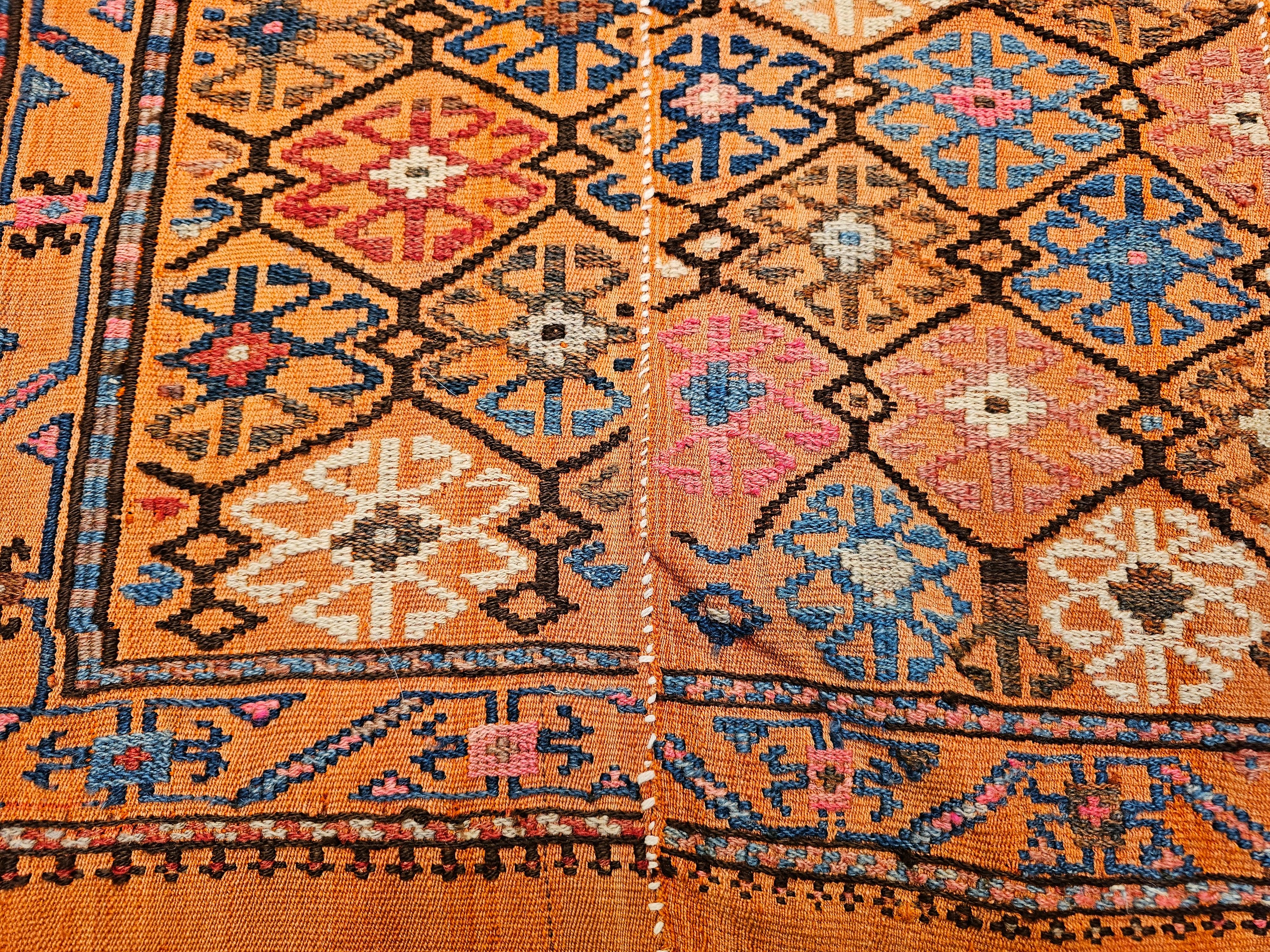 Kaukasische Soumak-Satteldeckendecke aus Pumpkin in Blau (Wolle) im Angebot