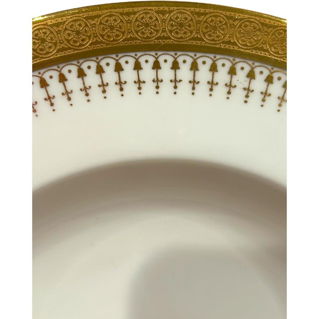 Anglais Cauldon Translucent China pour Tiffany & Co. Bols blancs avec bordure dorée (6) en vente