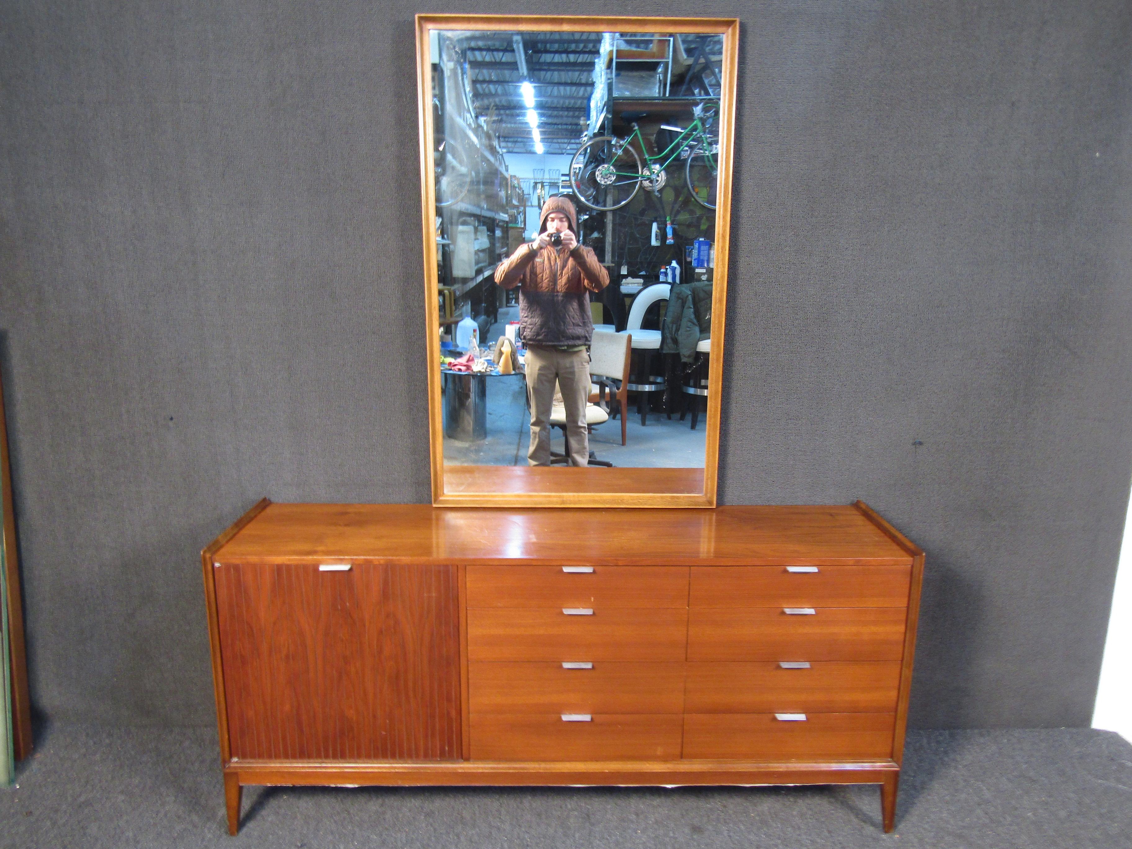 Mid-Century Modern Vintage Cavalier Dresser w/ Mirror For Sale