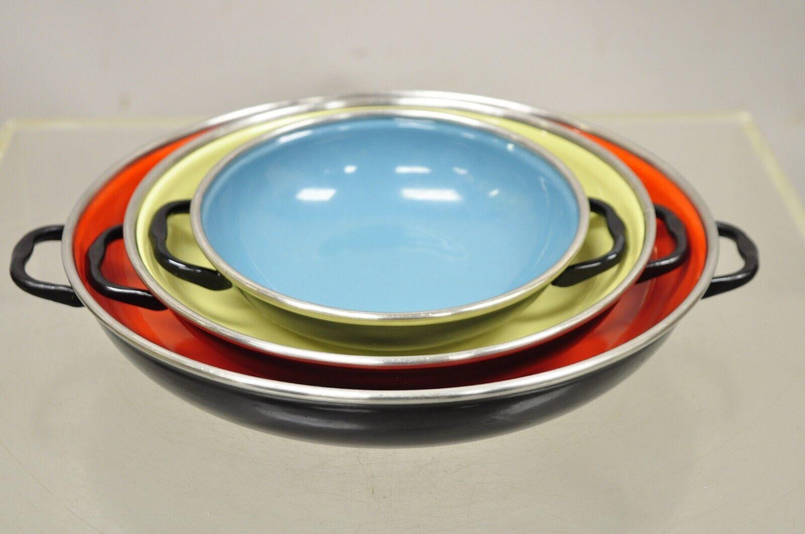 Vintage Cavalier Italy Enamelware Cookware Pans Set Blue Red Yellow - Set of 3. Circa Mid 20th Century.
Measurements: 
2