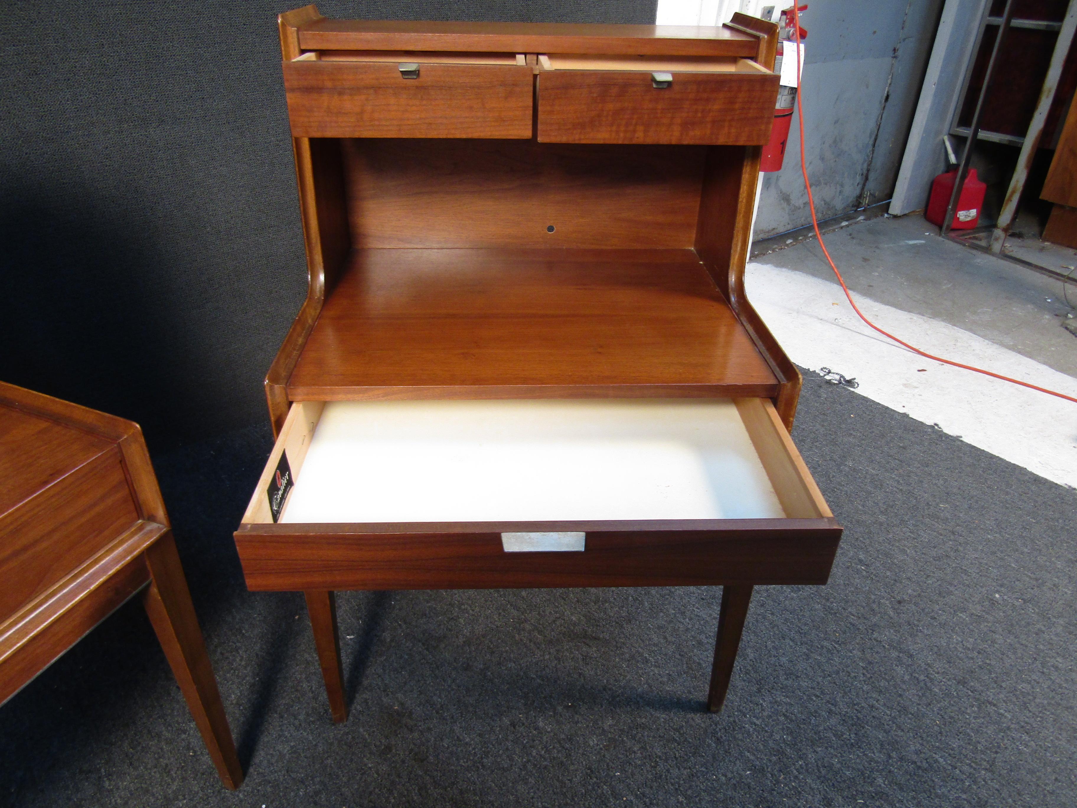 Vintage Cavalier-Nachttische im Angebot 4