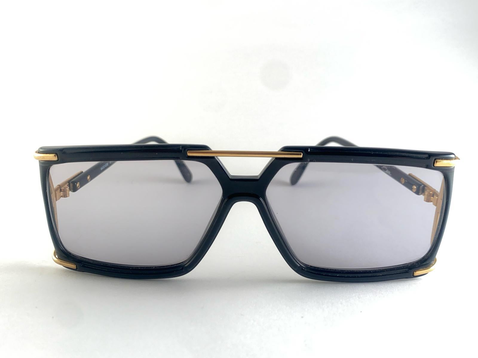 Lunettes de soleil vintage Cazal 638 Gold & Black Frame 1980's West Germany Neuf - En vente à Baleares, Baleares